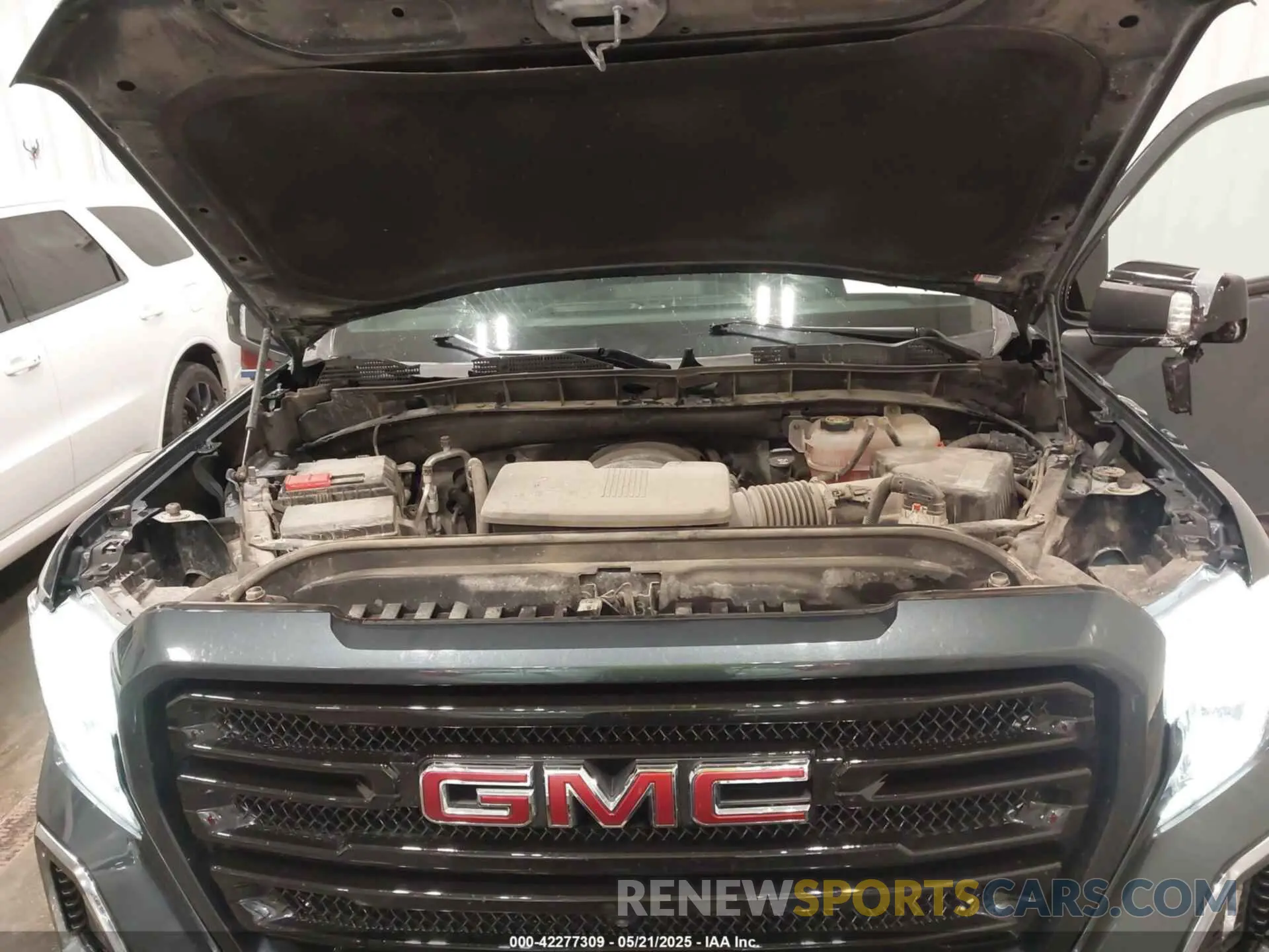 10 Photograph of a damaged car 1GTP9EEL9LZ133098 GMC SIERRA 1500 2020