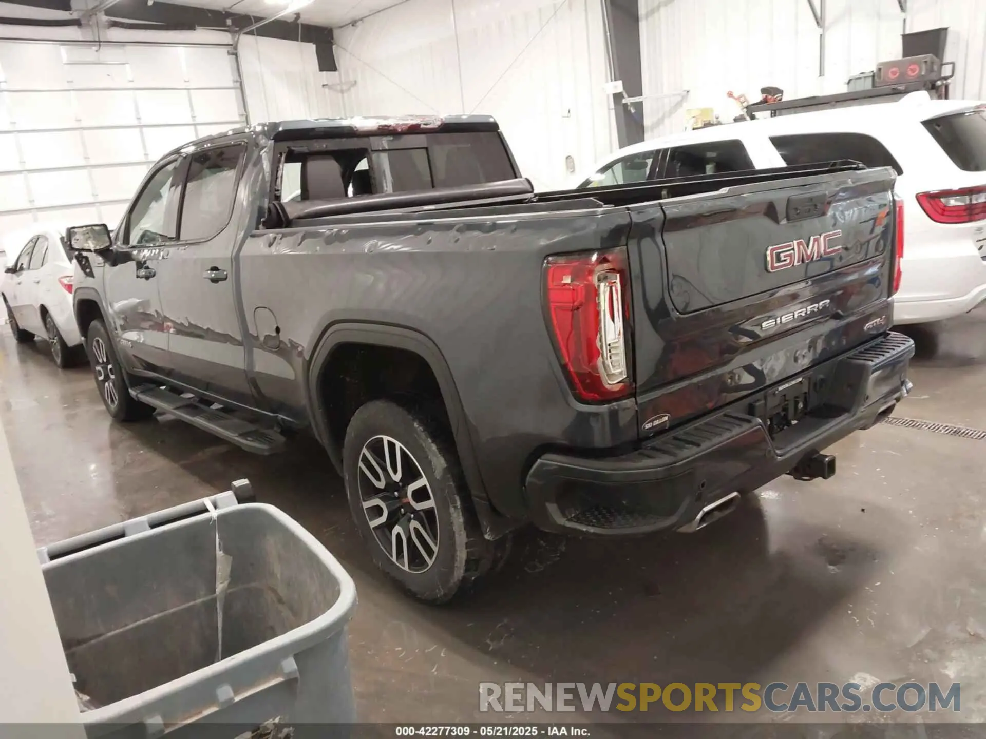 3 Photograph of a damaged car 1GTP9EEL9LZ133098 GMC SIERRA 1500 2020