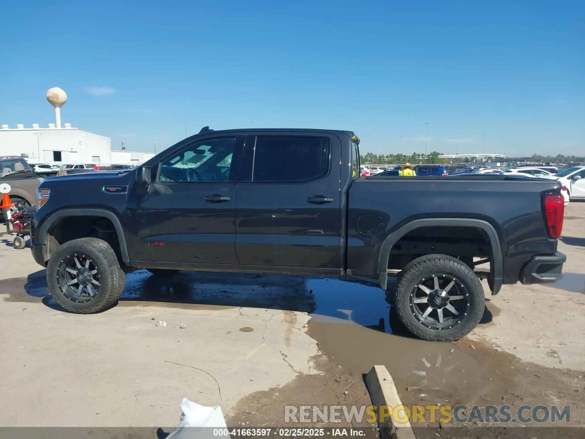 13 Photograph of a damaged car 1GTP9EELXLZ294821 GMC SIERRA 1500 2020