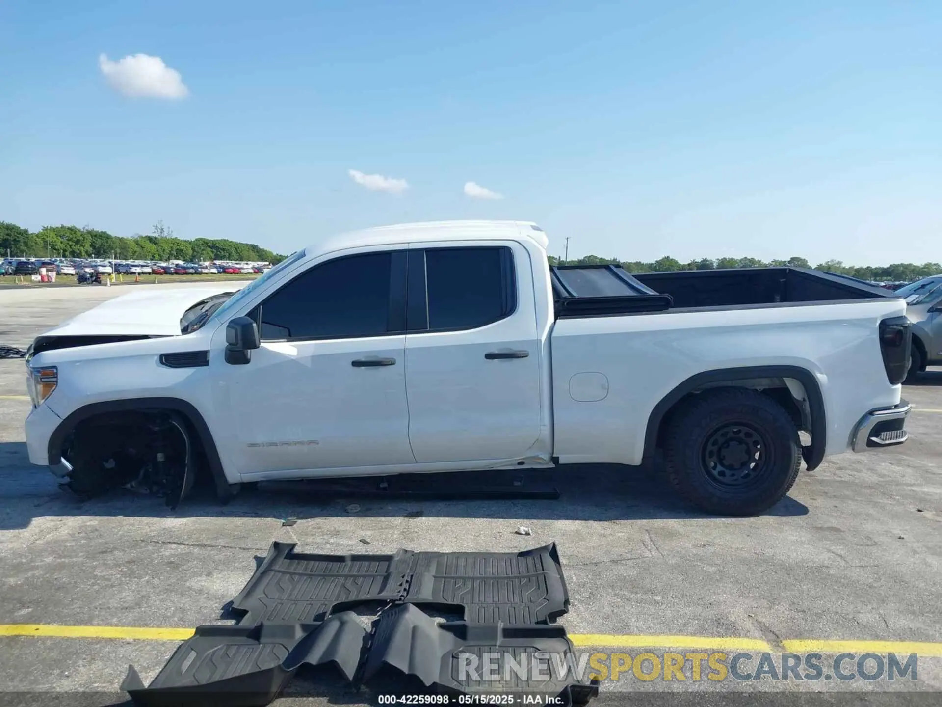 14 Photograph of a damaged car 1GTR8AEHXLZ364124 GMC SIERRA 1500 2020