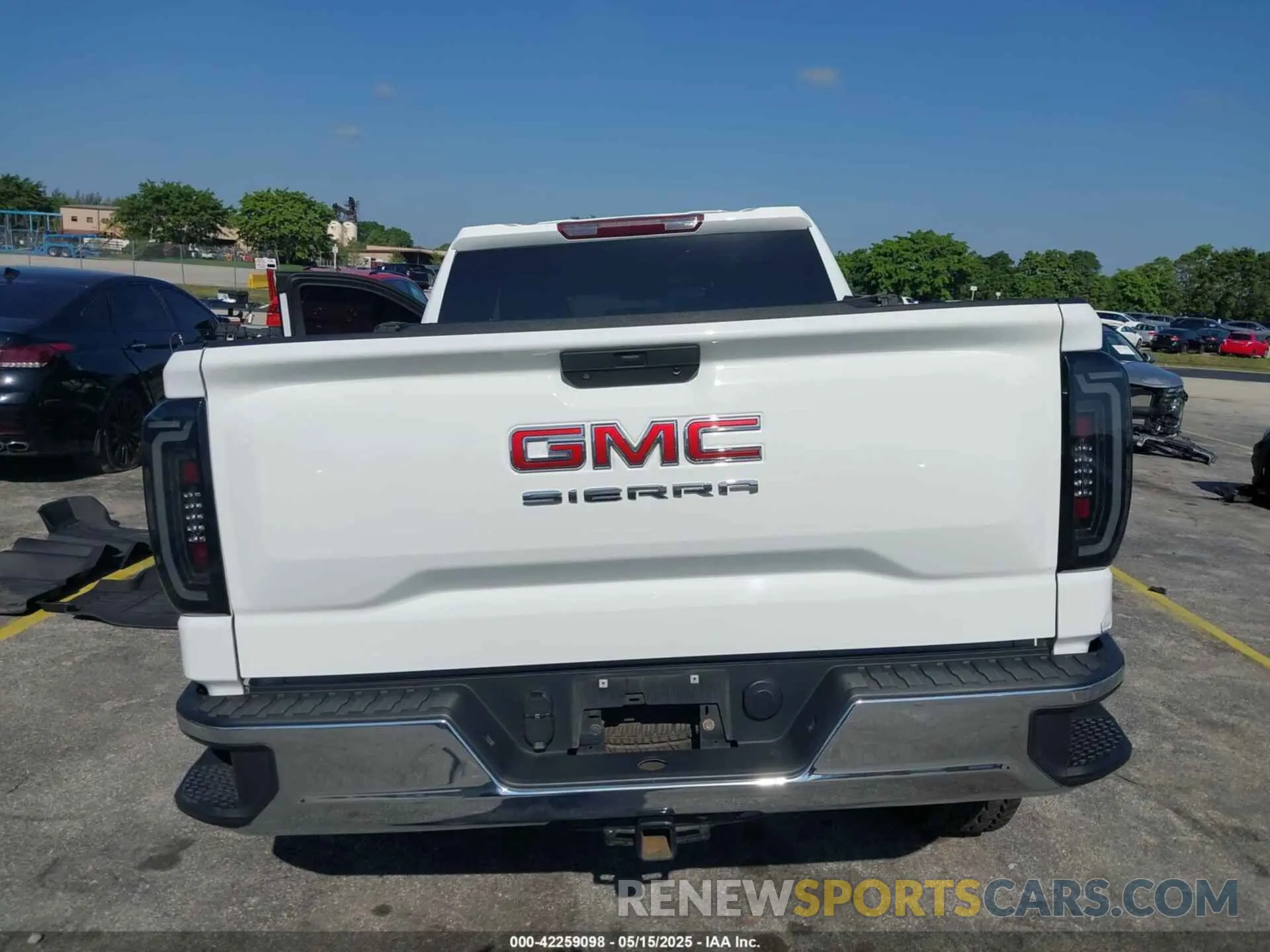 16 Photograph of a damaged car 1GTR8AEHXLZ364124 GMC SIERRA 1500 2020