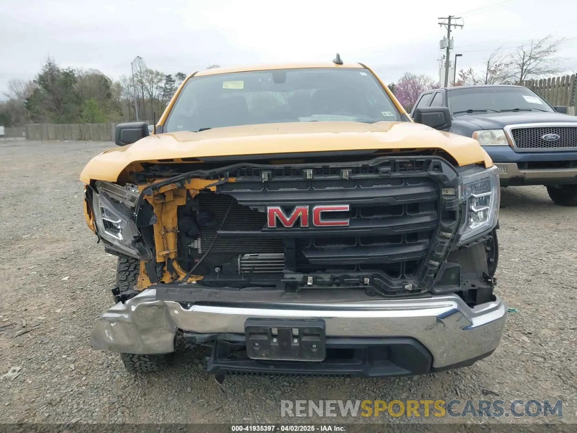 12 Photograph of a damaged car 1GTR8AEK0LZ323352 GMC SIERRA 1500 2020