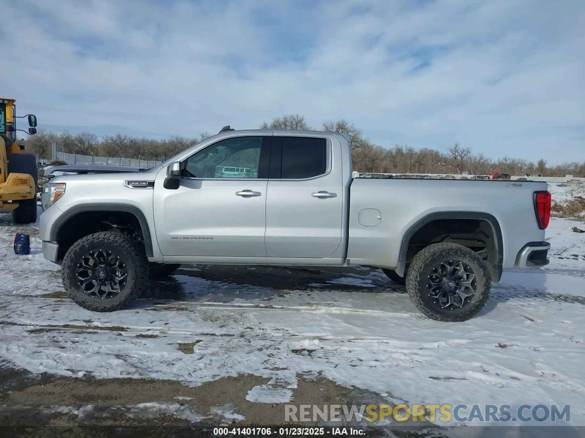 14 Photograph of a damaged car 1GTR9BED9LZ208043 GMC SIERRA 1500 2020