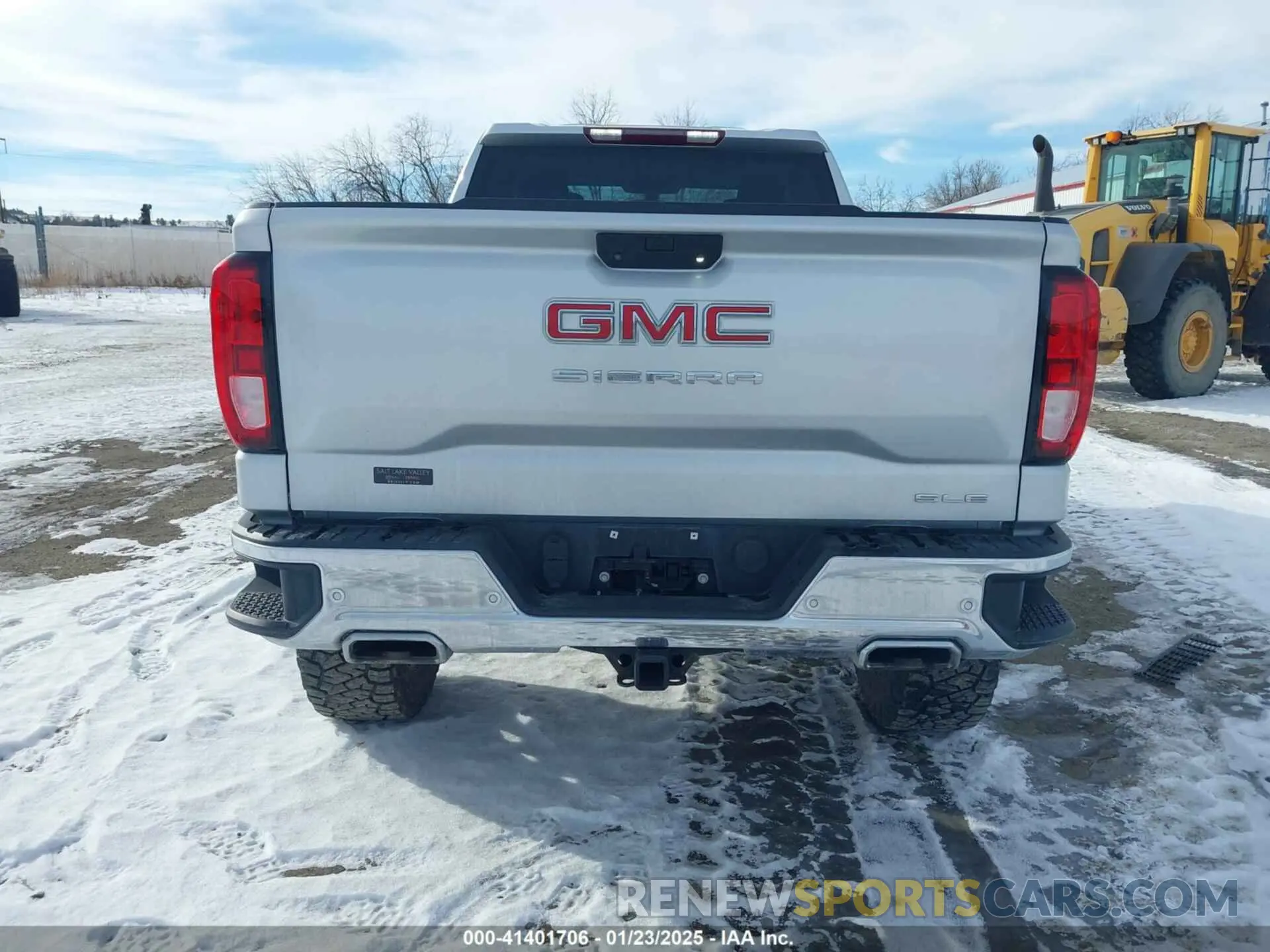 16 Photograph of a damaged car 1GTR9BED9LZ208043 GMC SIERRA 1500 2020