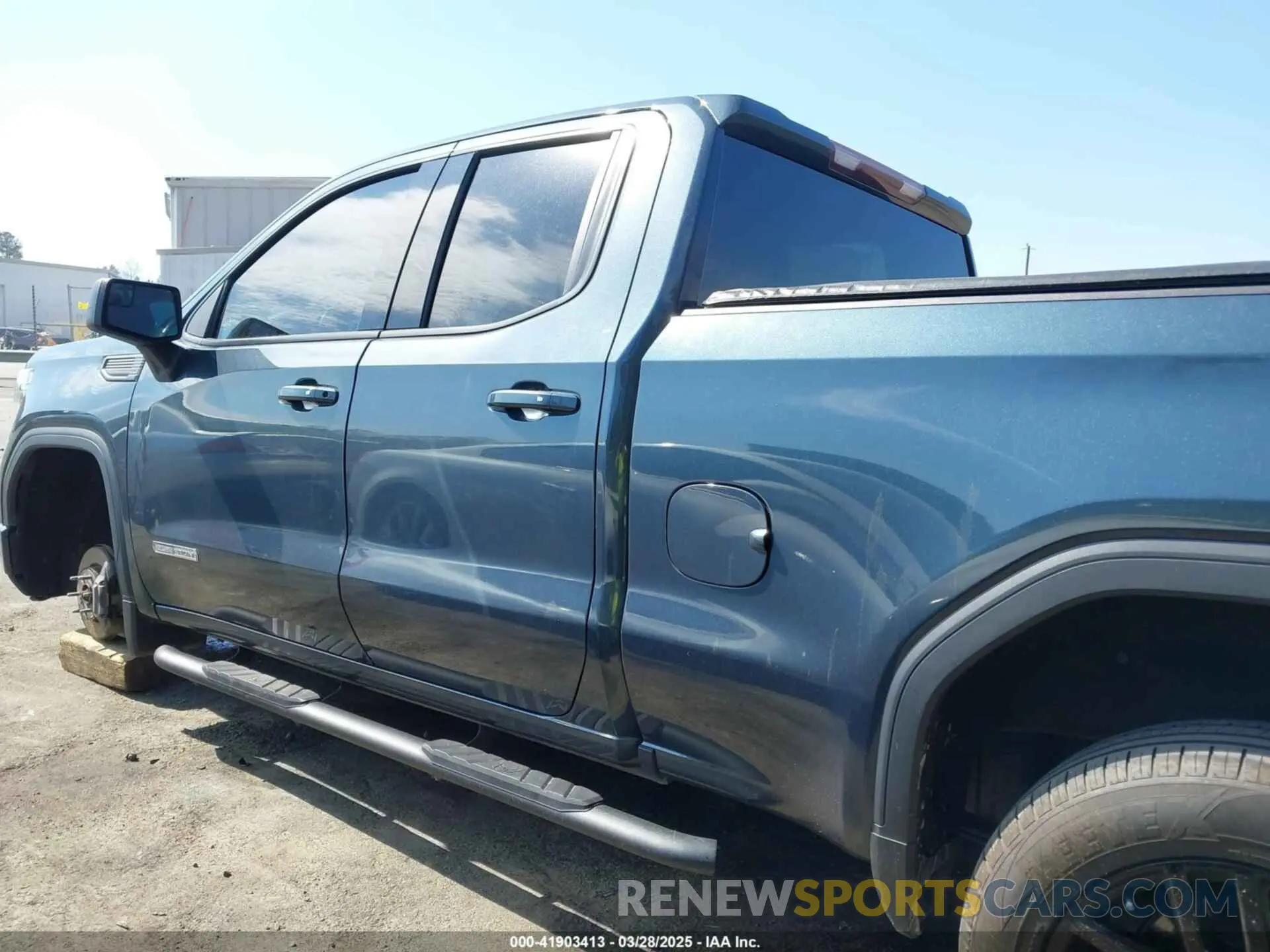 15 Photograph of a damaged car 1GTR9CEK0LZ154197 GMC SIERRA 1500 2020