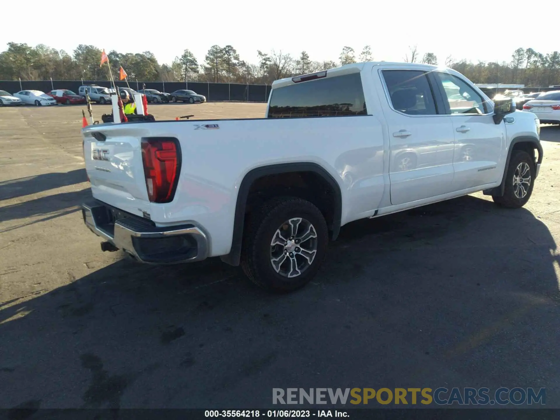 4 Photograph of a damaged car 1GTU9BED4LZ230610 GMC SIERRA 1500 2020