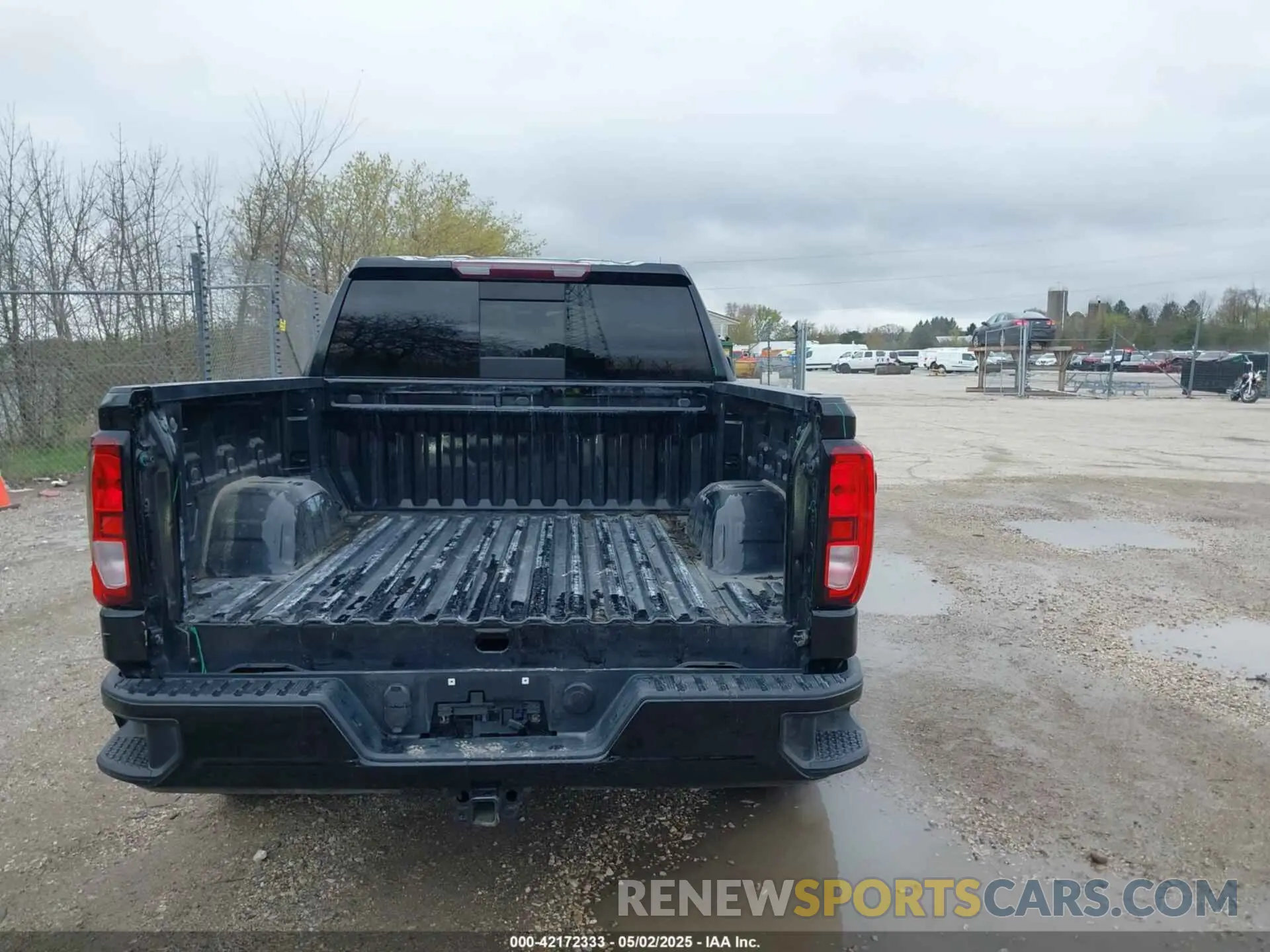 17 Photograph of a damaged car 1GTU9CED6LZ207738 GMC SIERRA 1500 2020