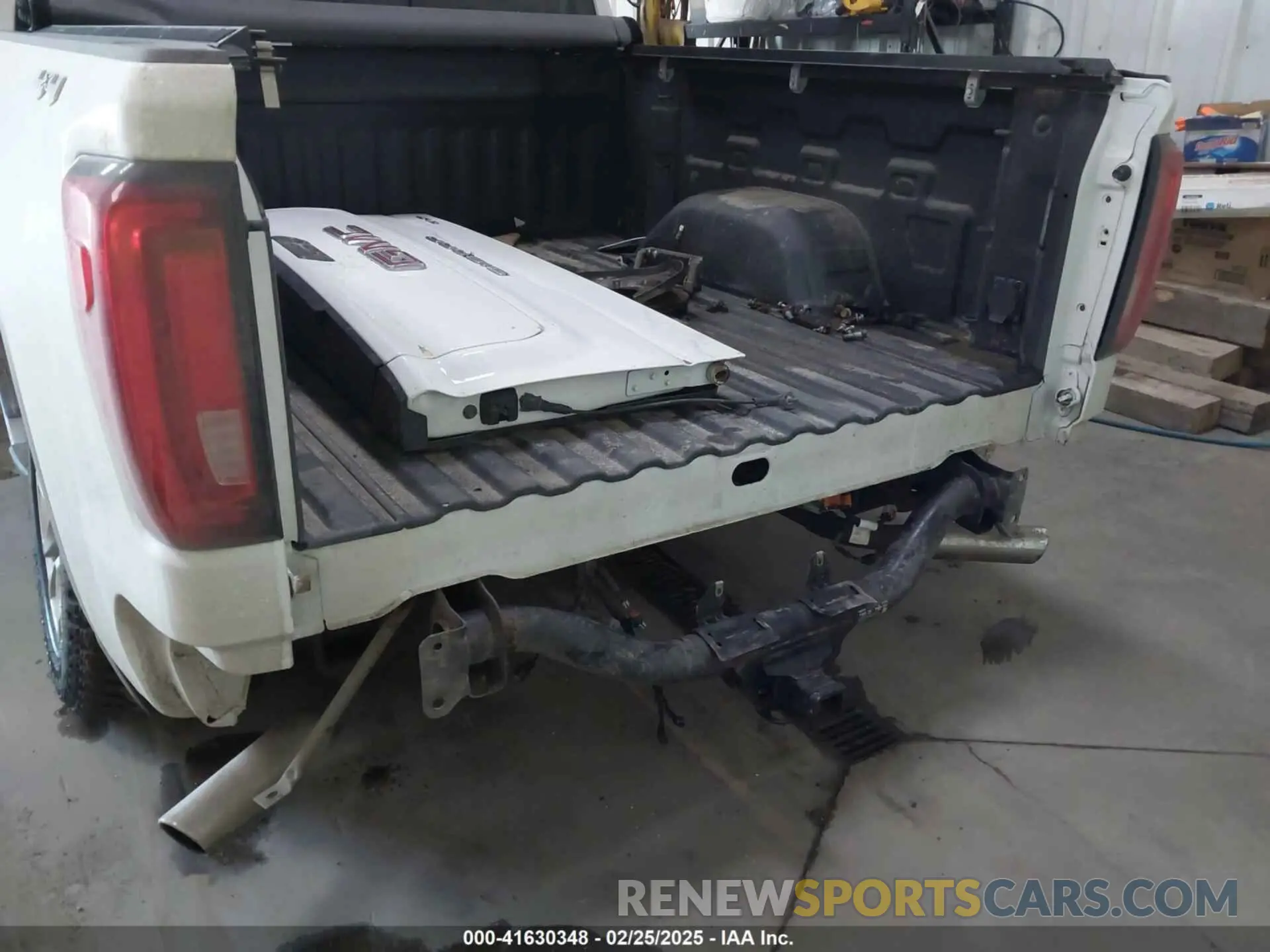 6 Photograph of a damaged car 1GTU9DED0LZ110945 GMC SIERRA 1500 2020