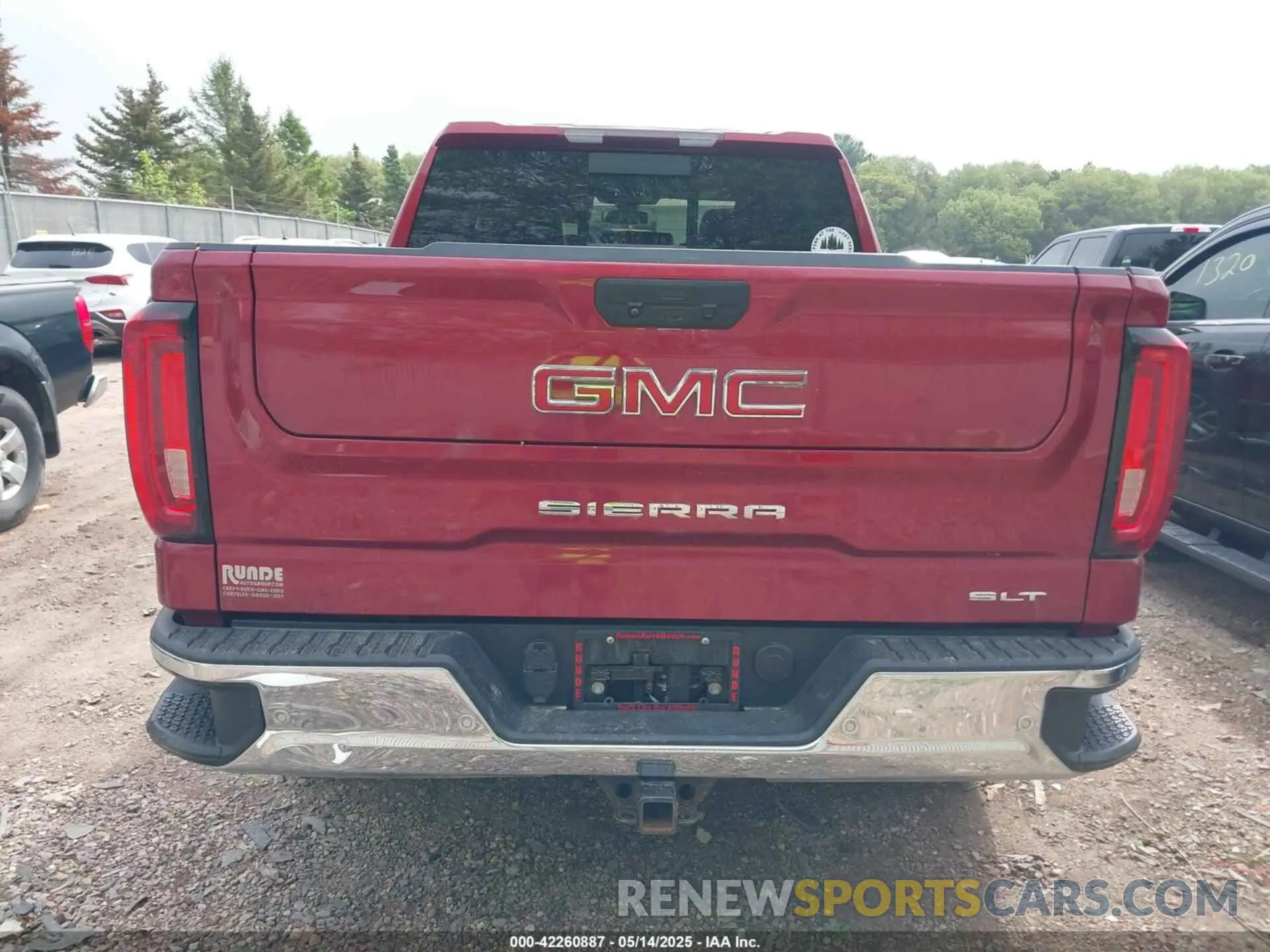 16 Photograph of a damaged car 1GTU9DED8LZ296394 GMC SIERRA 1500 2020