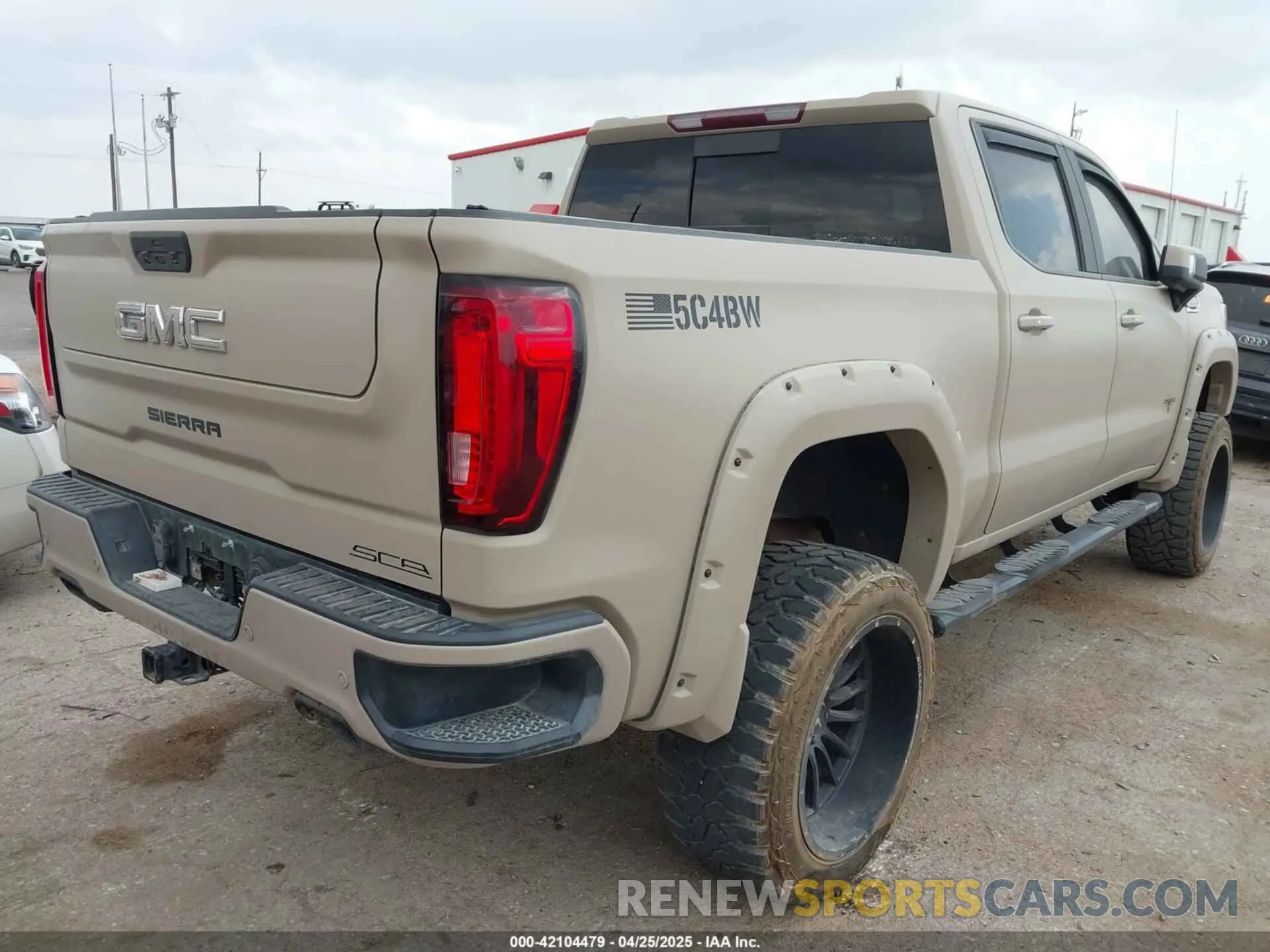 4 Photograph of a damaged car 1GTU9DEL0LZ229571 GMC SIERRA 1500 2020