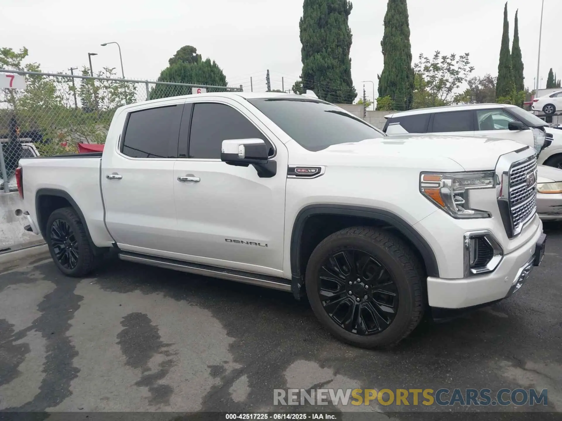 14 Photograph of a damaged car 1GTU9FEL5LZ160789 GMC SIERRA 1500 2020