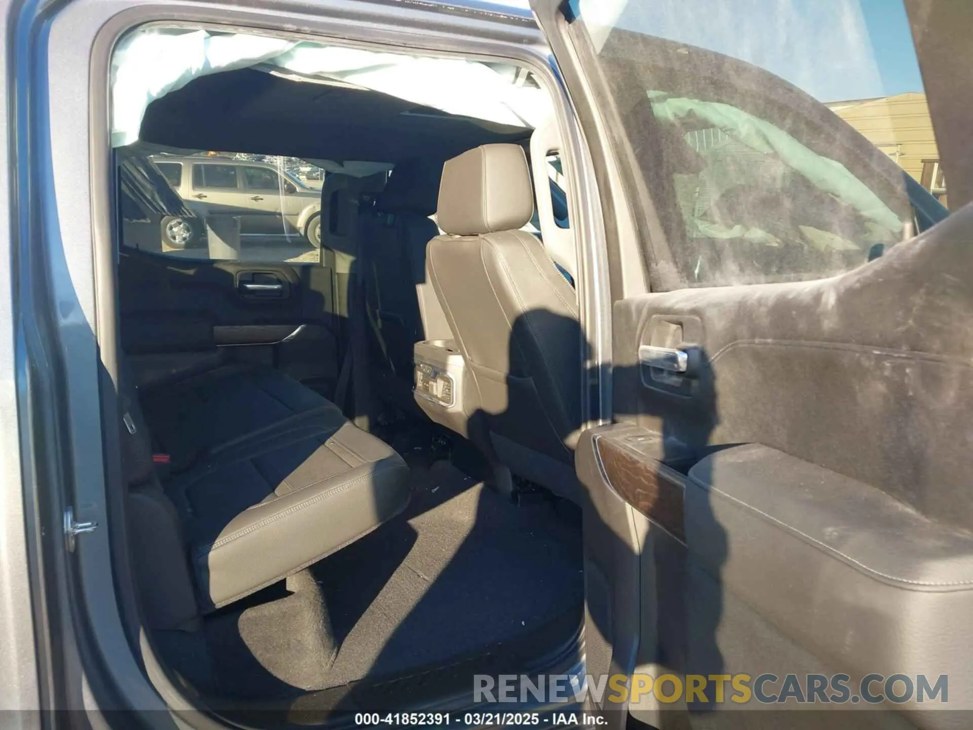 8 Photograph of a damaged car 1GTU9FEL9LZ175618 GMC SIERRA 1500 2020