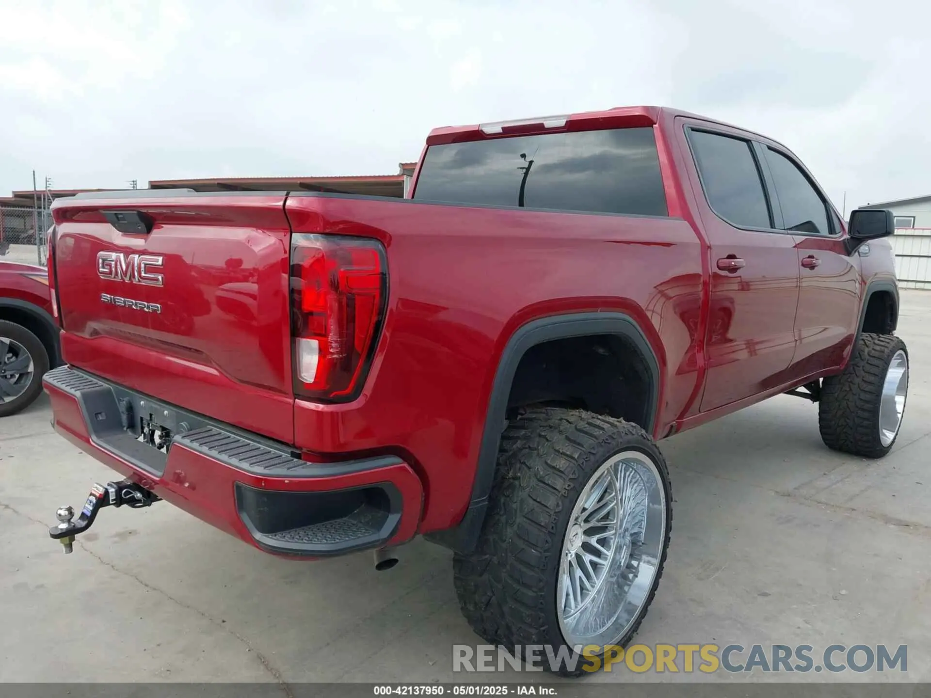 4 Photograph of a damaged car 3GTP8CED4LG267923 GMC SIERRA 1500 2020