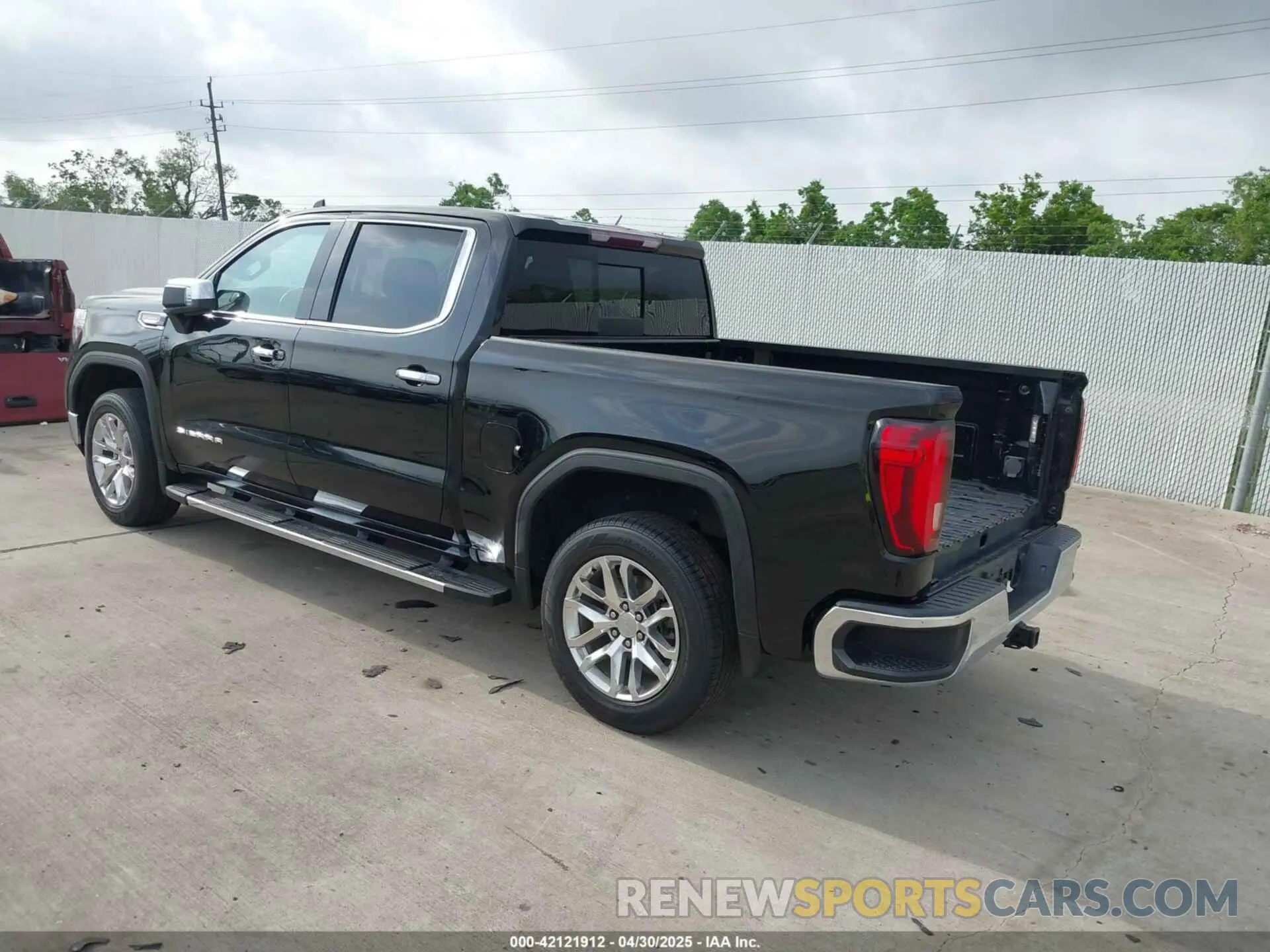 3 Photograph of a damaged car 3GTP8DED3LG287957 GMC SIERRA 1500 2020