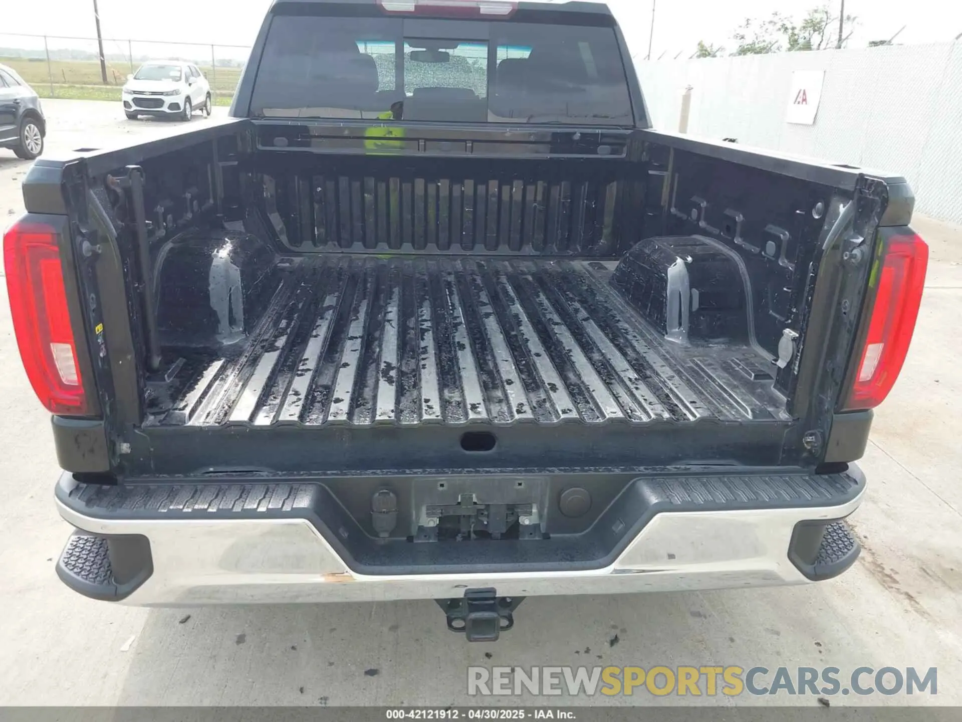 6 Photograph of a damaged car 3GTP8DED3LG287957 GMC SIERRA 1500 2020