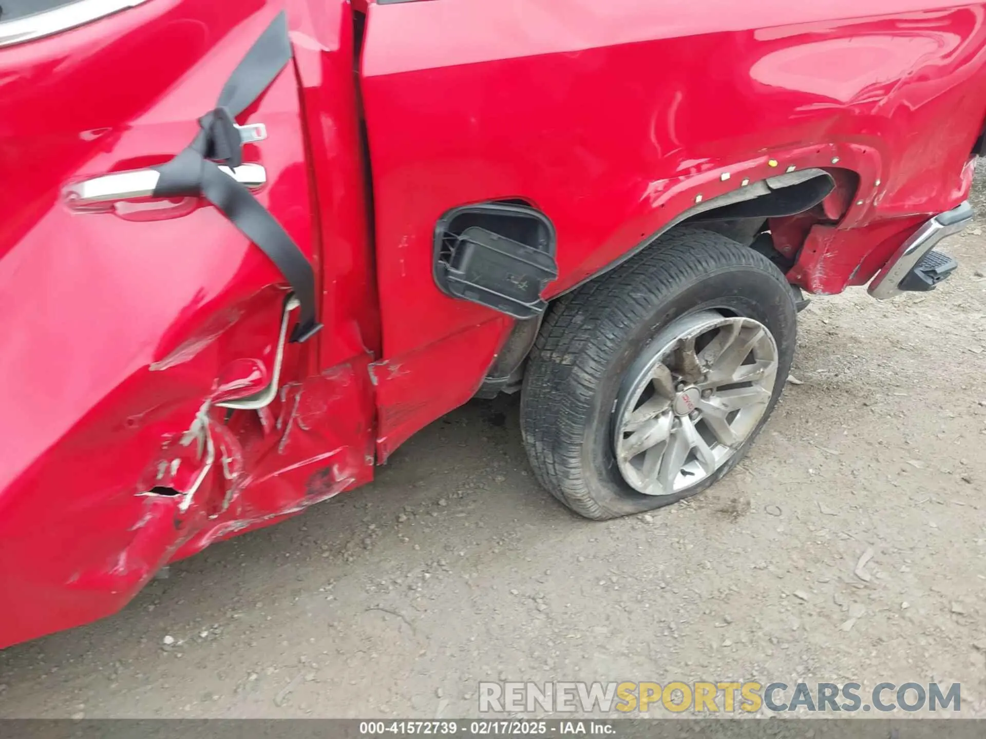 18 Photograph of a damaged car 3GTP8DED4LG163535 GMC SIERRA 1500 2020