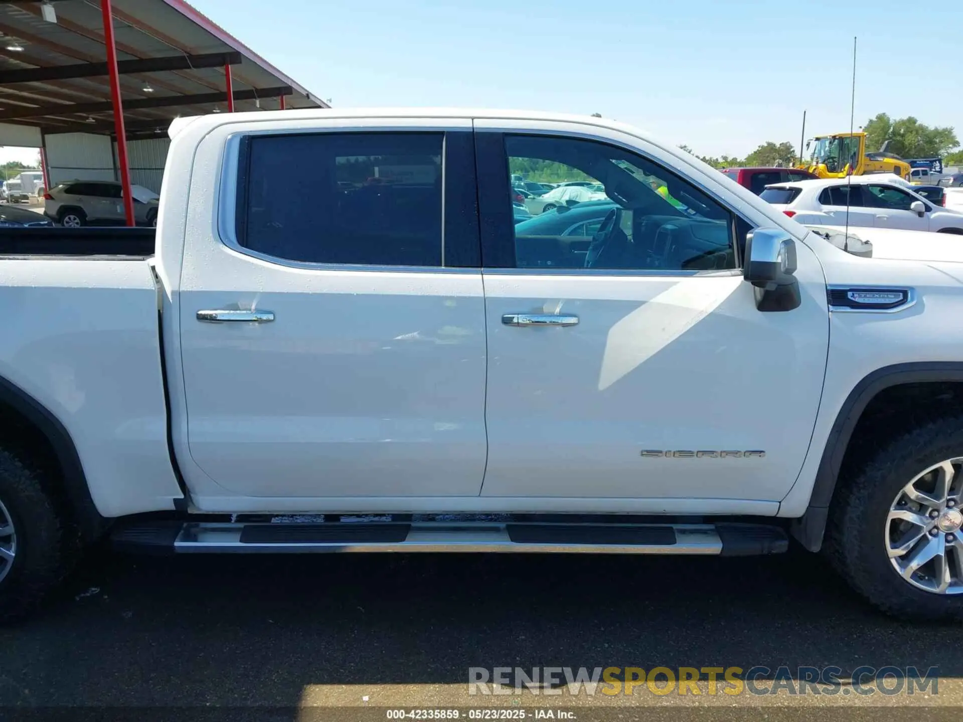 14 Photograph of a damaged car 3GTP8DED4LG208070 GMC SIERRA 1500 2020