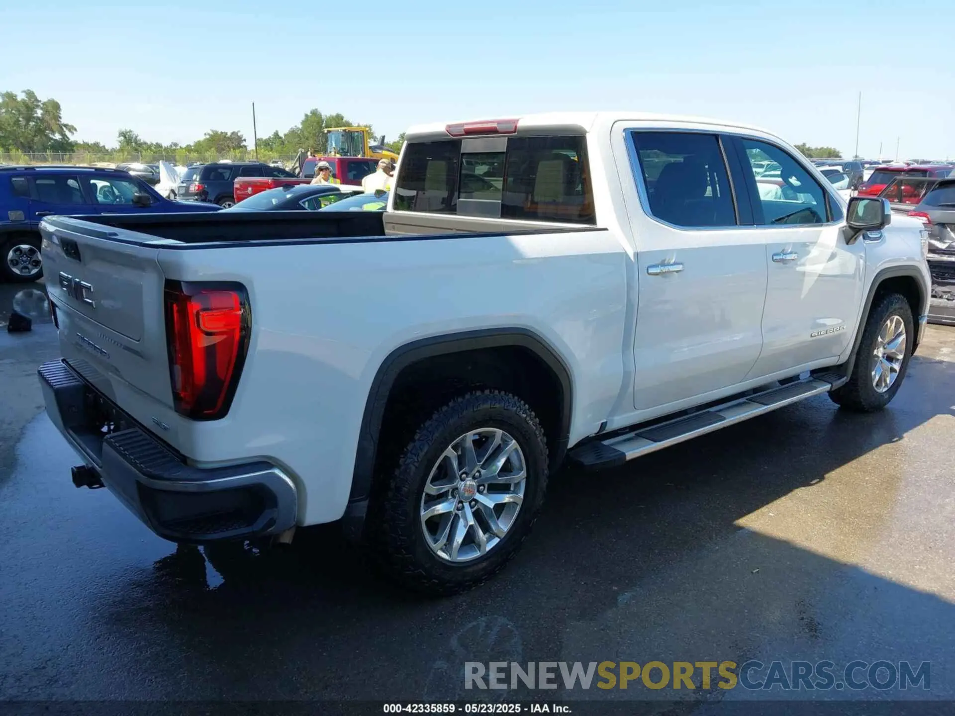 4 Photograph of a damaged car 3GTP8DED4LG208070 GMC SIERRA 1500 2020