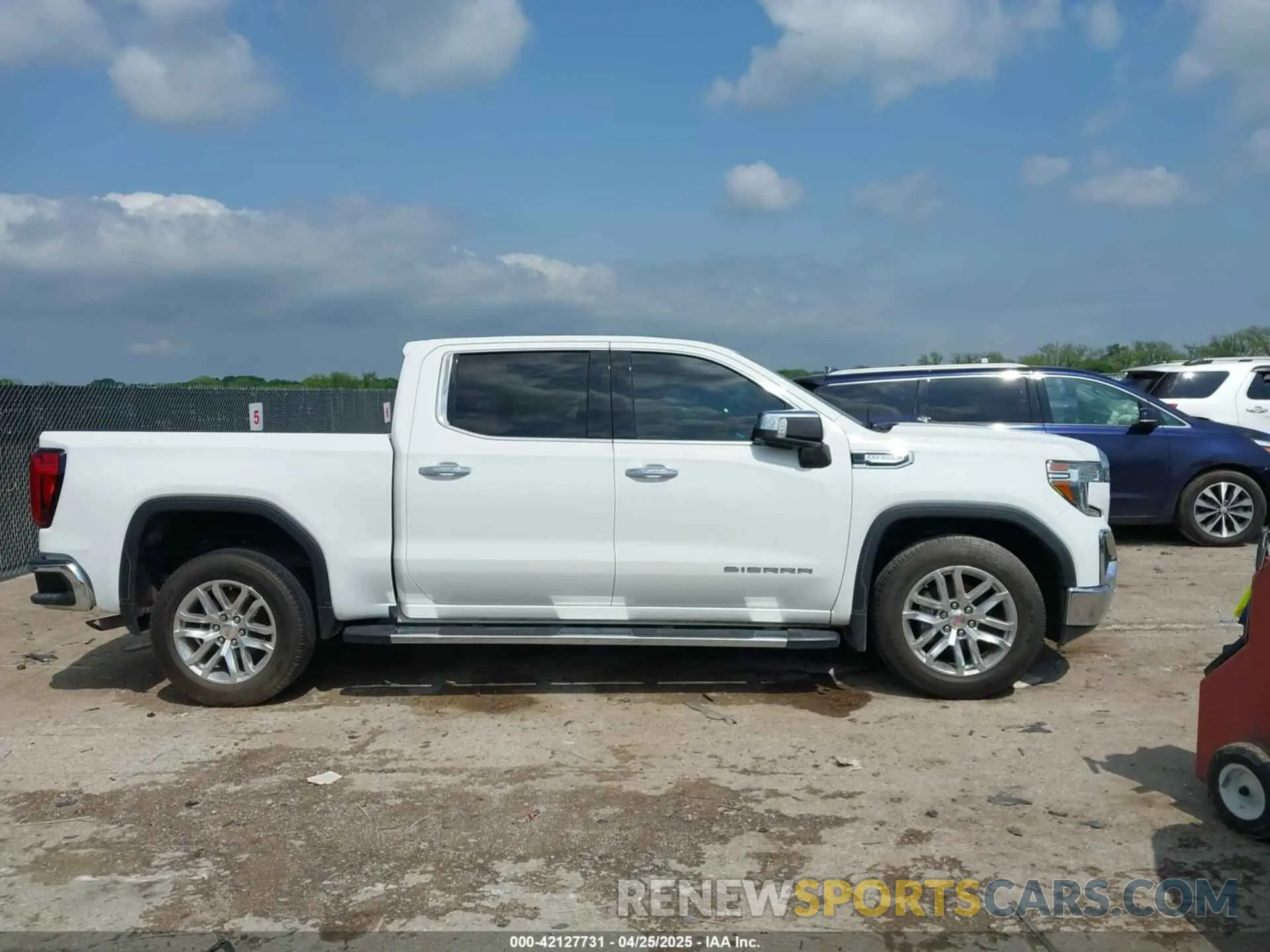 12 Photograph of a damaged car 3GTP8DED4LG260086 GMC SIERRA 1500 2020
