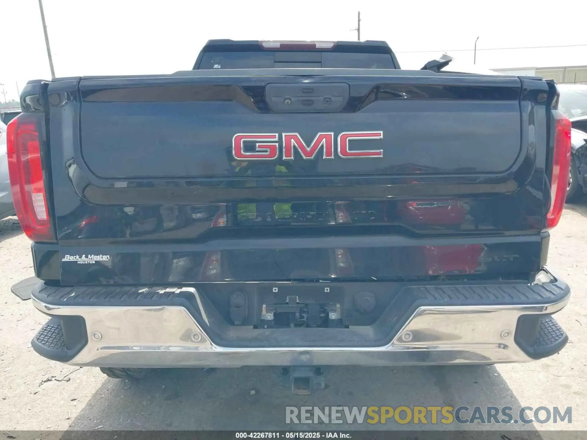 16 Photograph of a damaged car 3GTP8DED8LG293673 GMC SIERRA 1500 2020