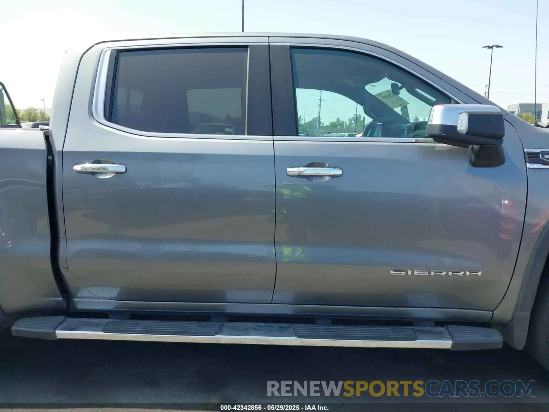 13 Photograph of a damaged car 3GTP8DED8LG378819 GMC SIERRA 1500 2020