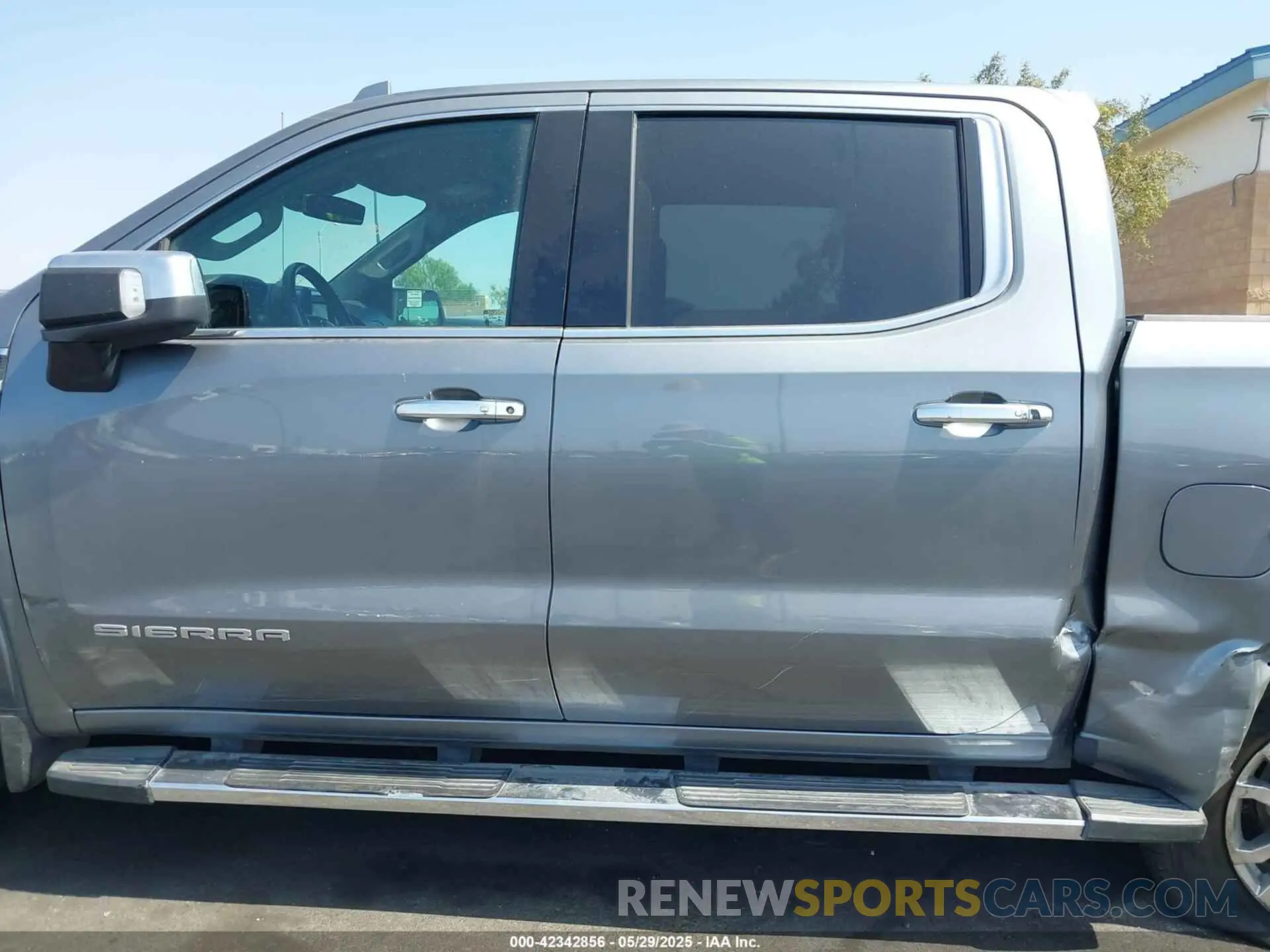 14 Photograph of a damaged car 3GTP8DED8LG378819 GMC SIERRA 1500 2020