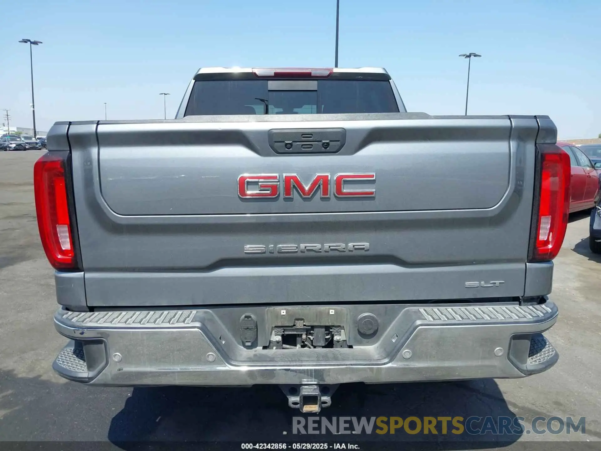 16 Photograph of a damaged car 3GTP8DED8LG378819 GMC SIERRA 1500 2020