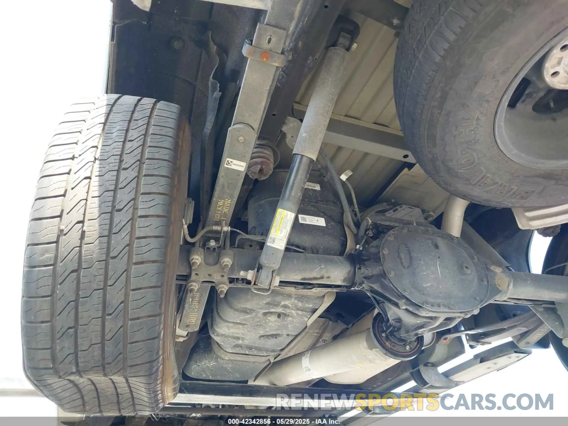 18 Photograph of a damaged car 3GTP8DED8LG378819 GMC SIERRA 1500 2020
