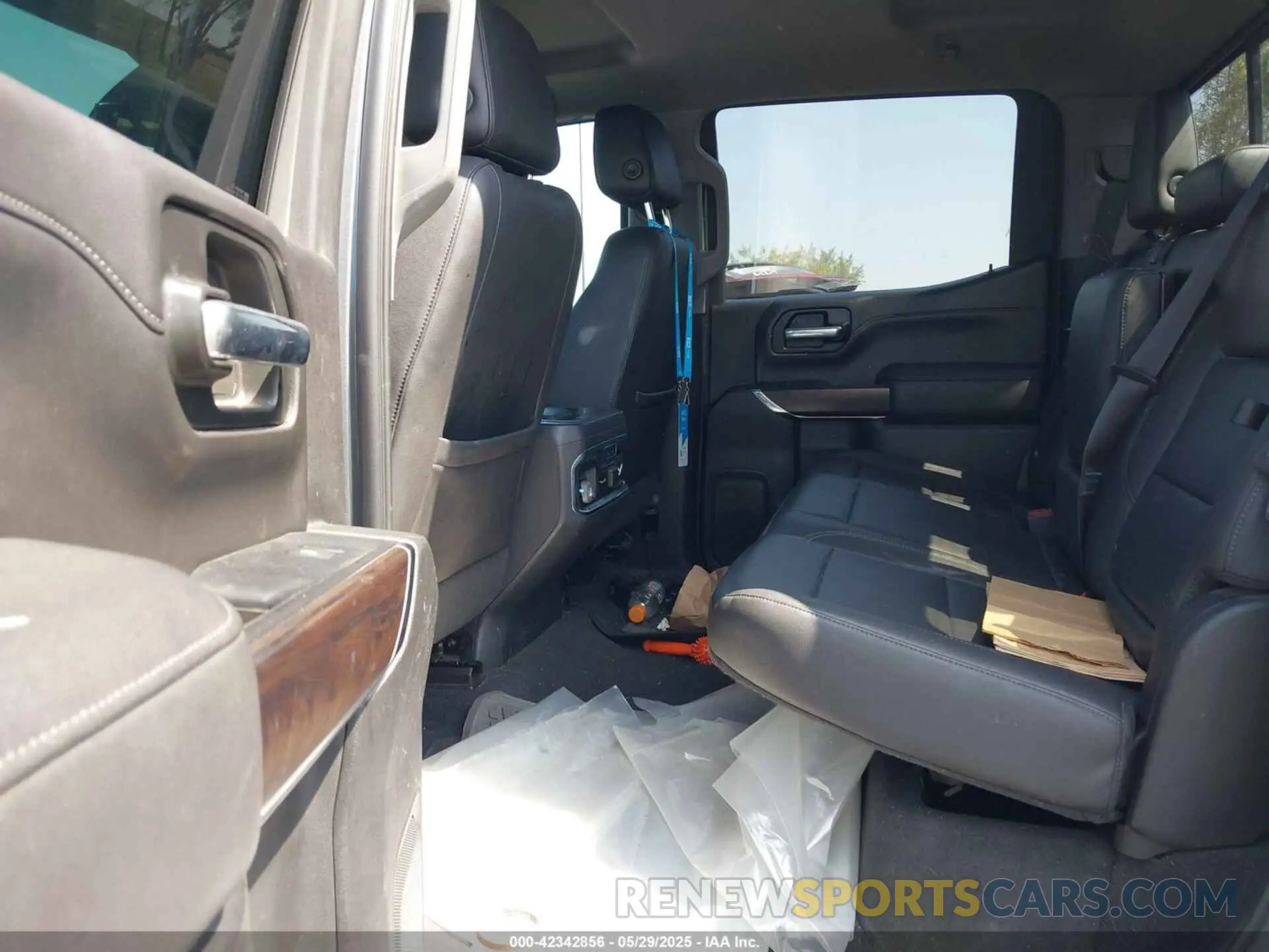 8 Photograph of a damaged car 3GTP8DED8LG378819 GMC SIERRA 1500 2020