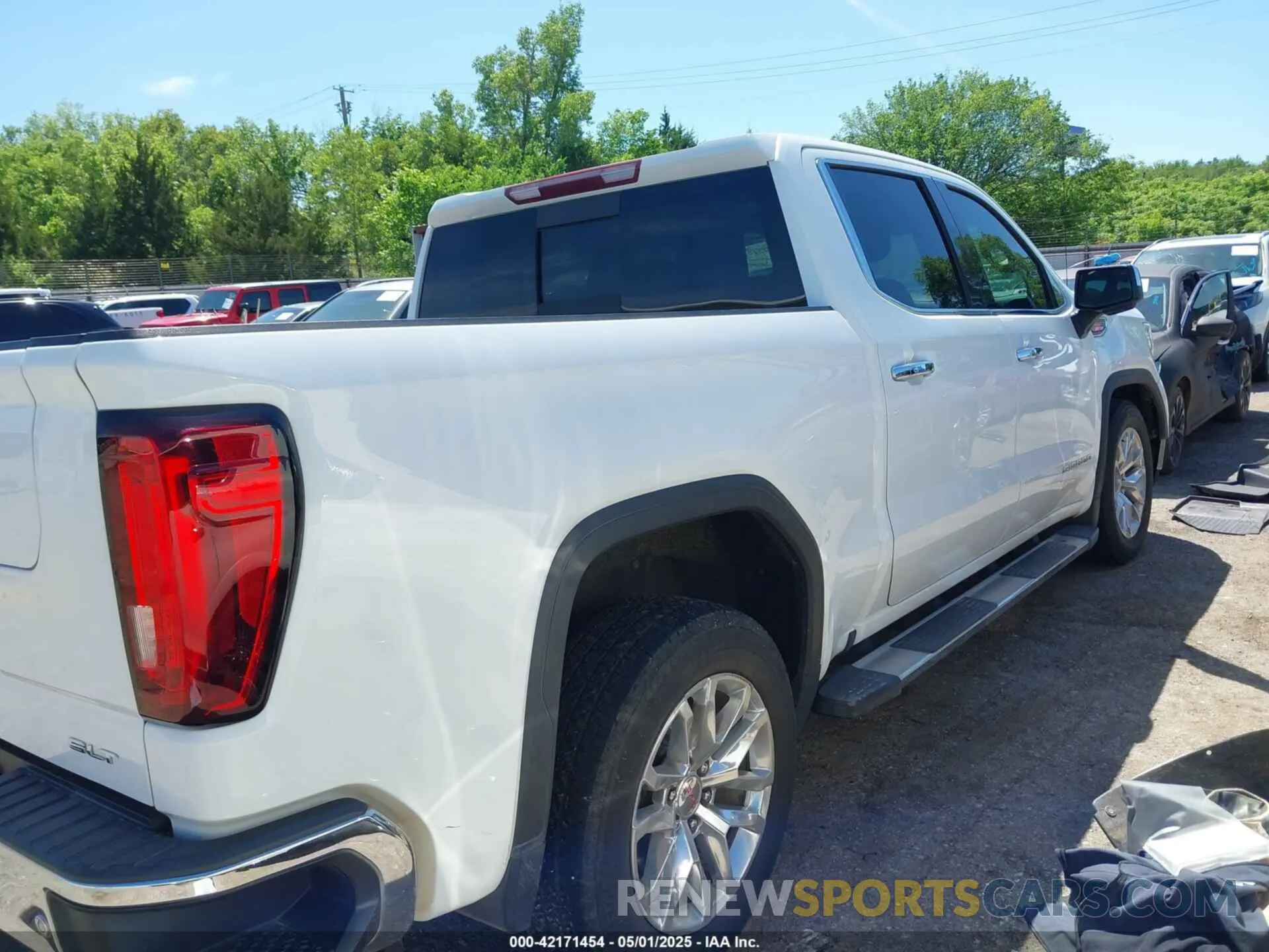14 Photograph of a damaged car 3GTP8DEDXLG353243 GMC SIERRA 1500 2020