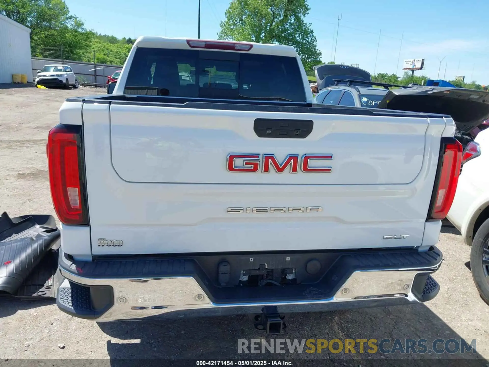 17 Photograph of a damaged car 3GTP8DEDXLG353243 GMC SIERRA 1500 2020