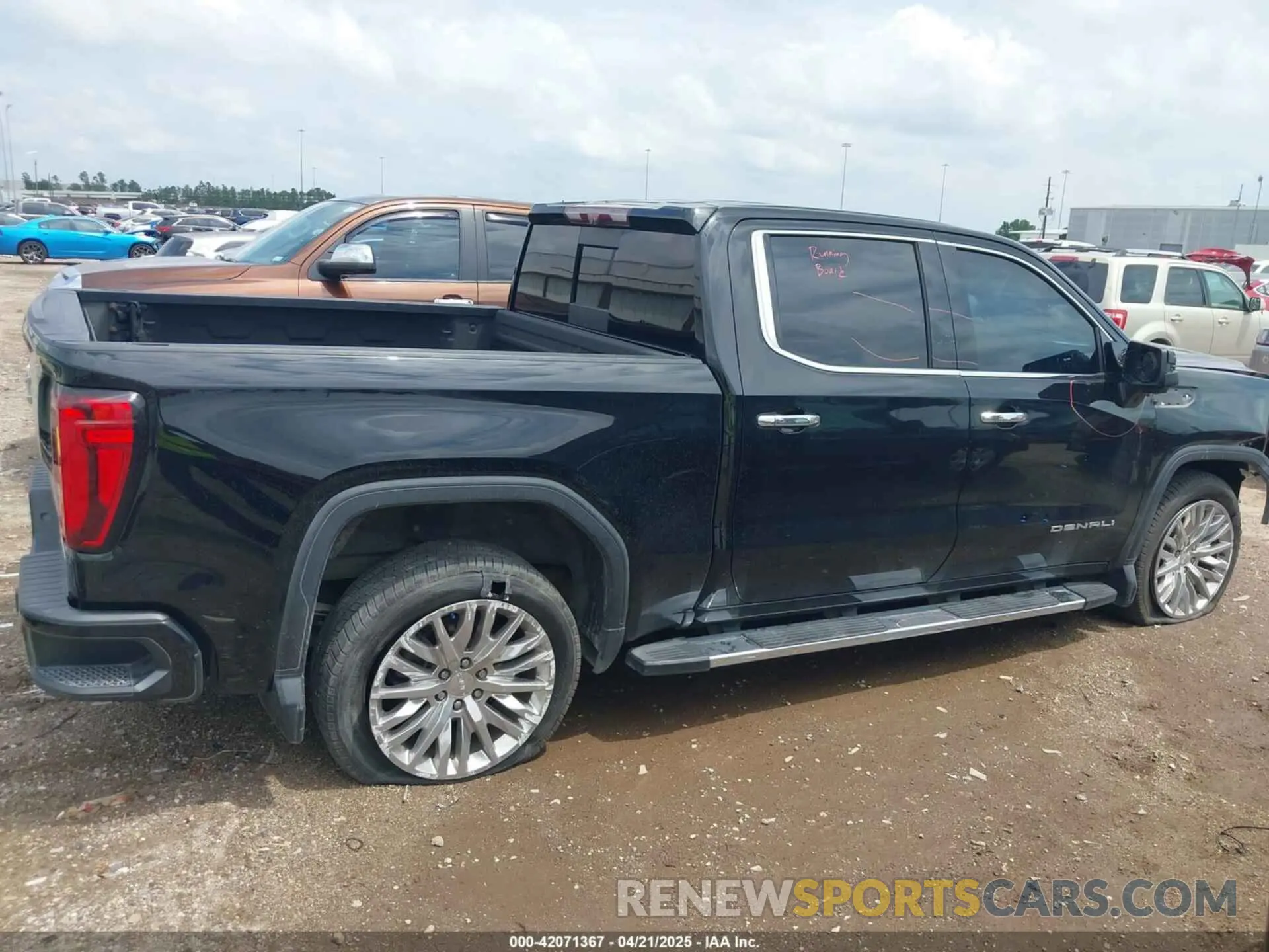 14 Photograph of a damaged car 3GTP8FED7LG284281 GMC SIERRA 1500 2020