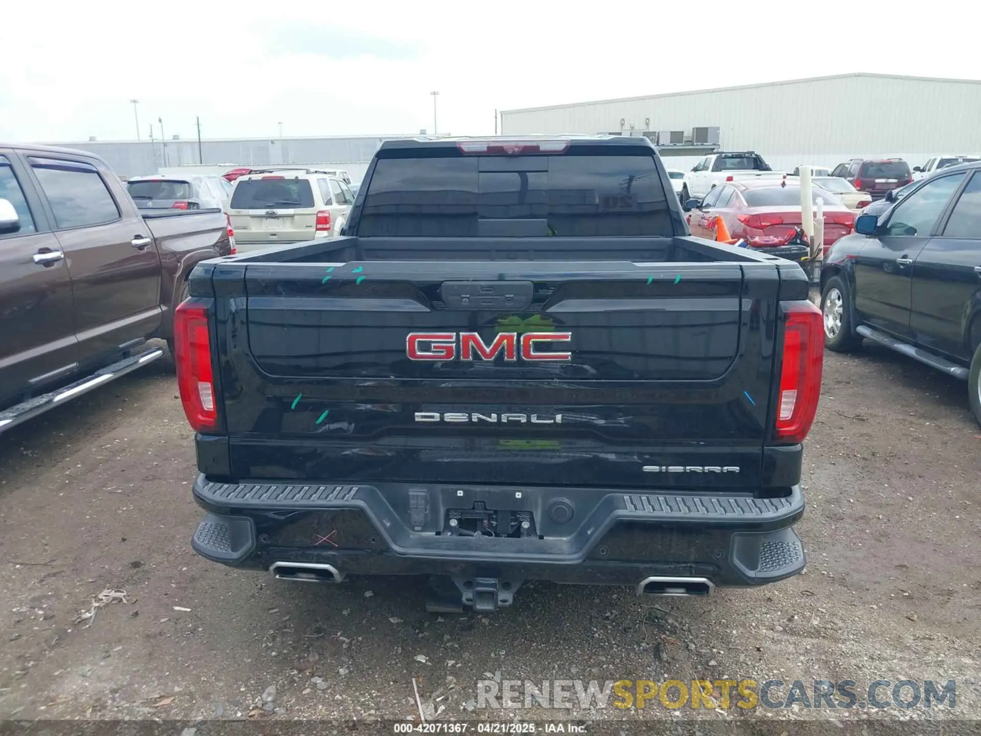 17 Photograph of a damaged car 3GTP8FED7LG284281 GMC SIERRA 1500 2020
