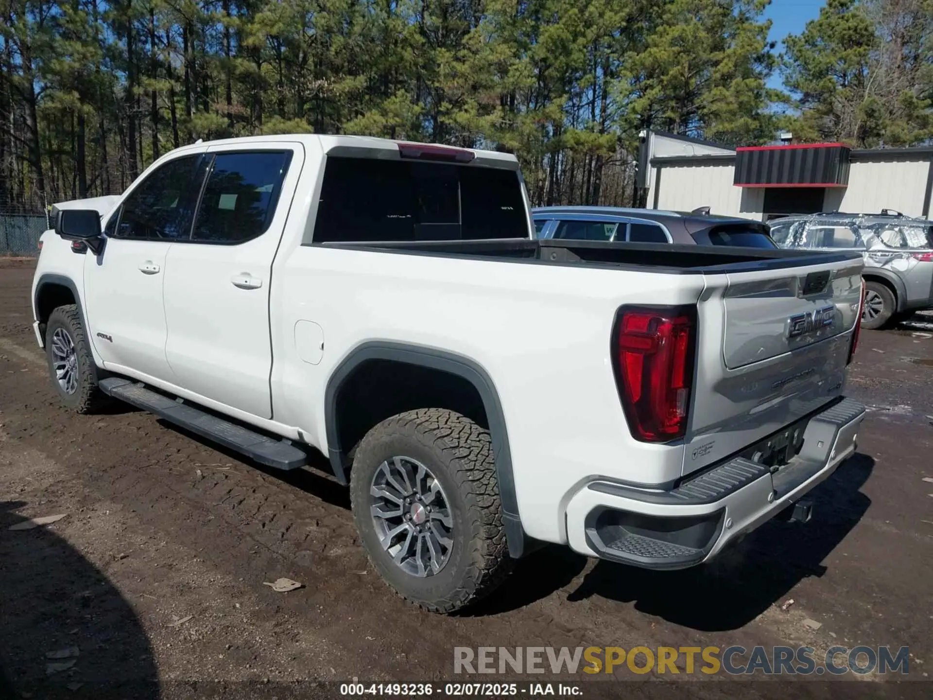 3 Photograph of a damaged car 3GTP9EEL5LG323786 GMC SIERRA 1500 2020