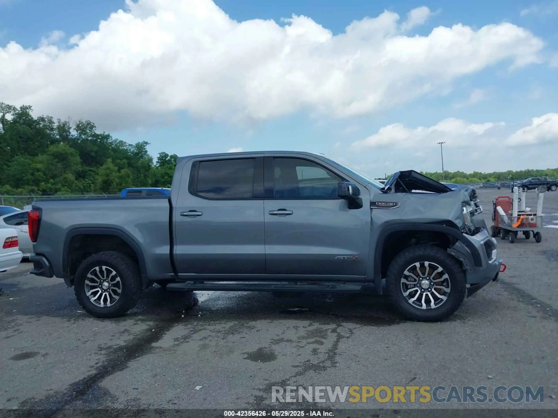 13 Photograph of a damaged car 3GTP9EEL5LG387844 GMC SIERRA 1500 2020