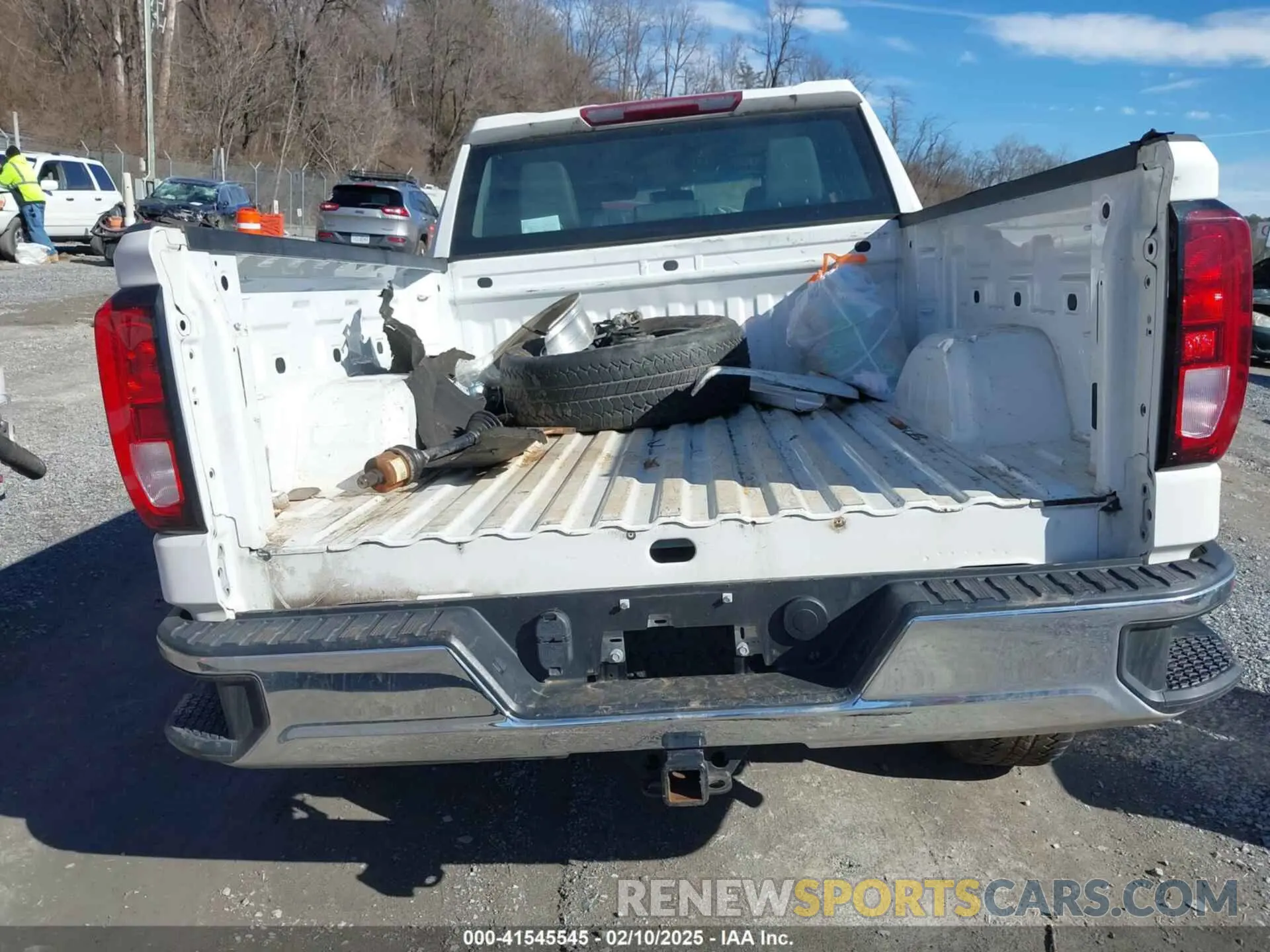 17 Photograph of a damaged car 3GTU9AEF7LG156742 GMC SIERRA 1500 2020