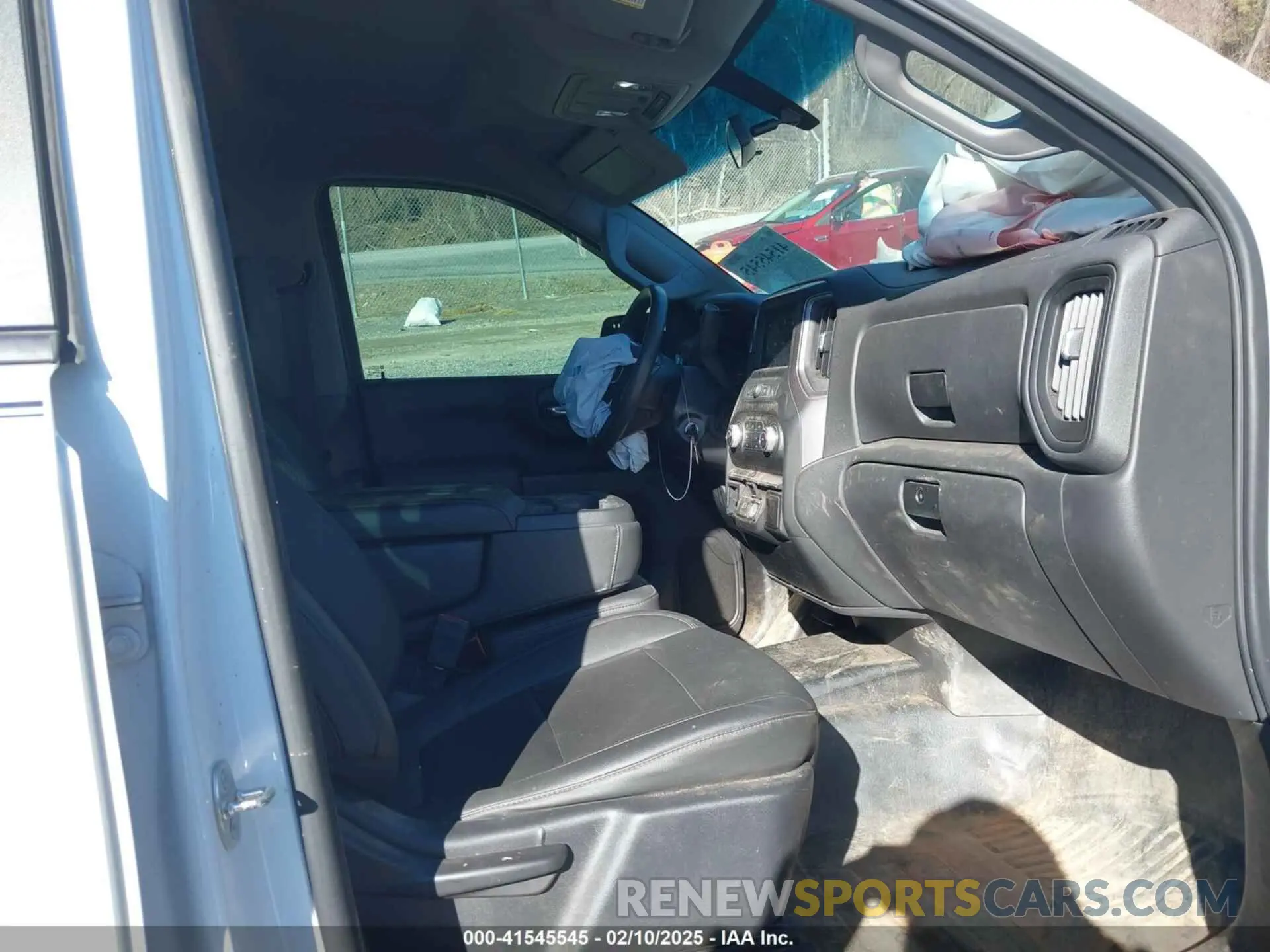 5 Photograph of a damaged car 3GTU9AEF7LG156742 GMC SIERRA 1500 2020