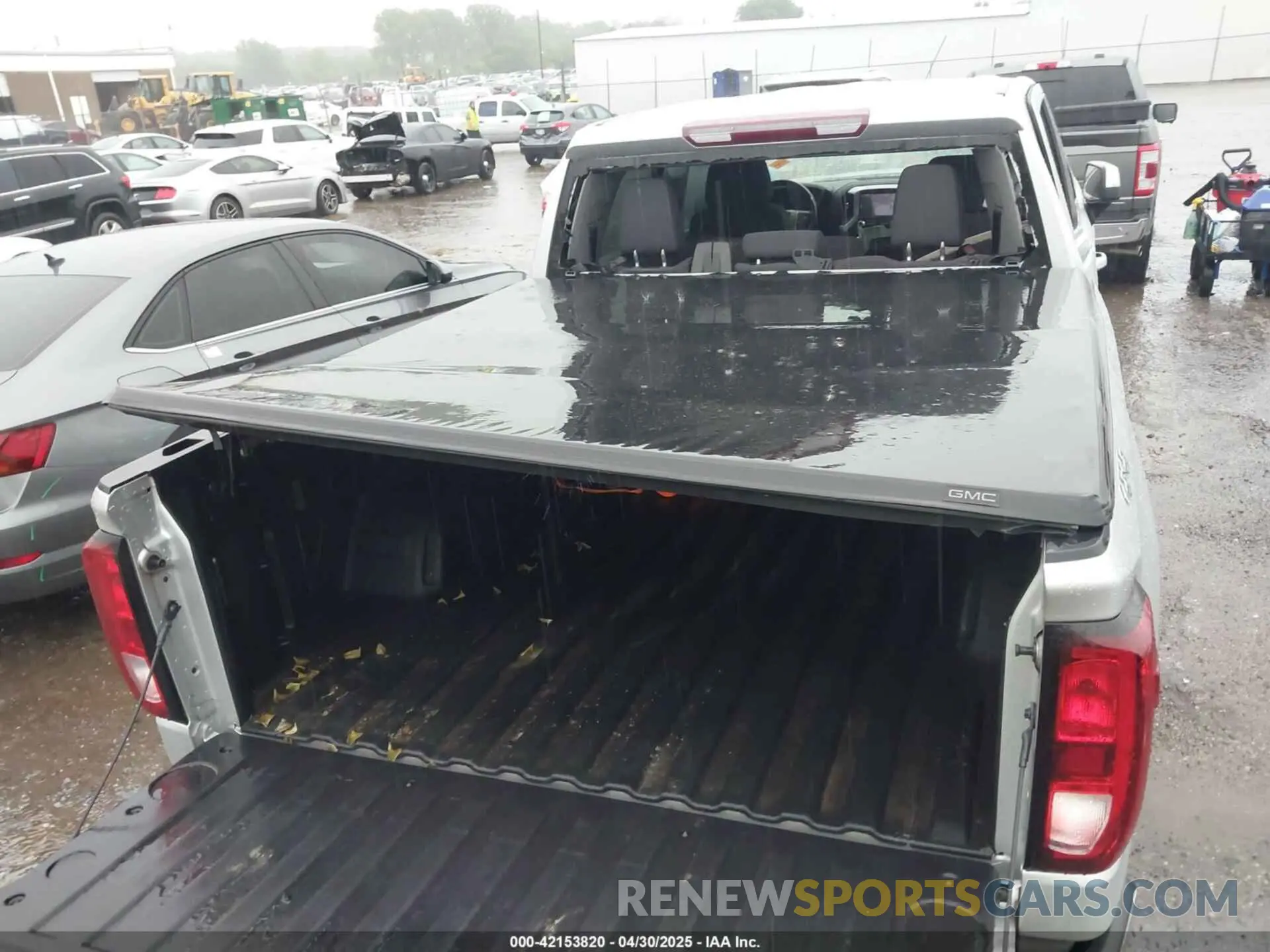 16 Photograph of a damaged car 3GTU9BED1LG311970 GMC SIERRA 1500 2020