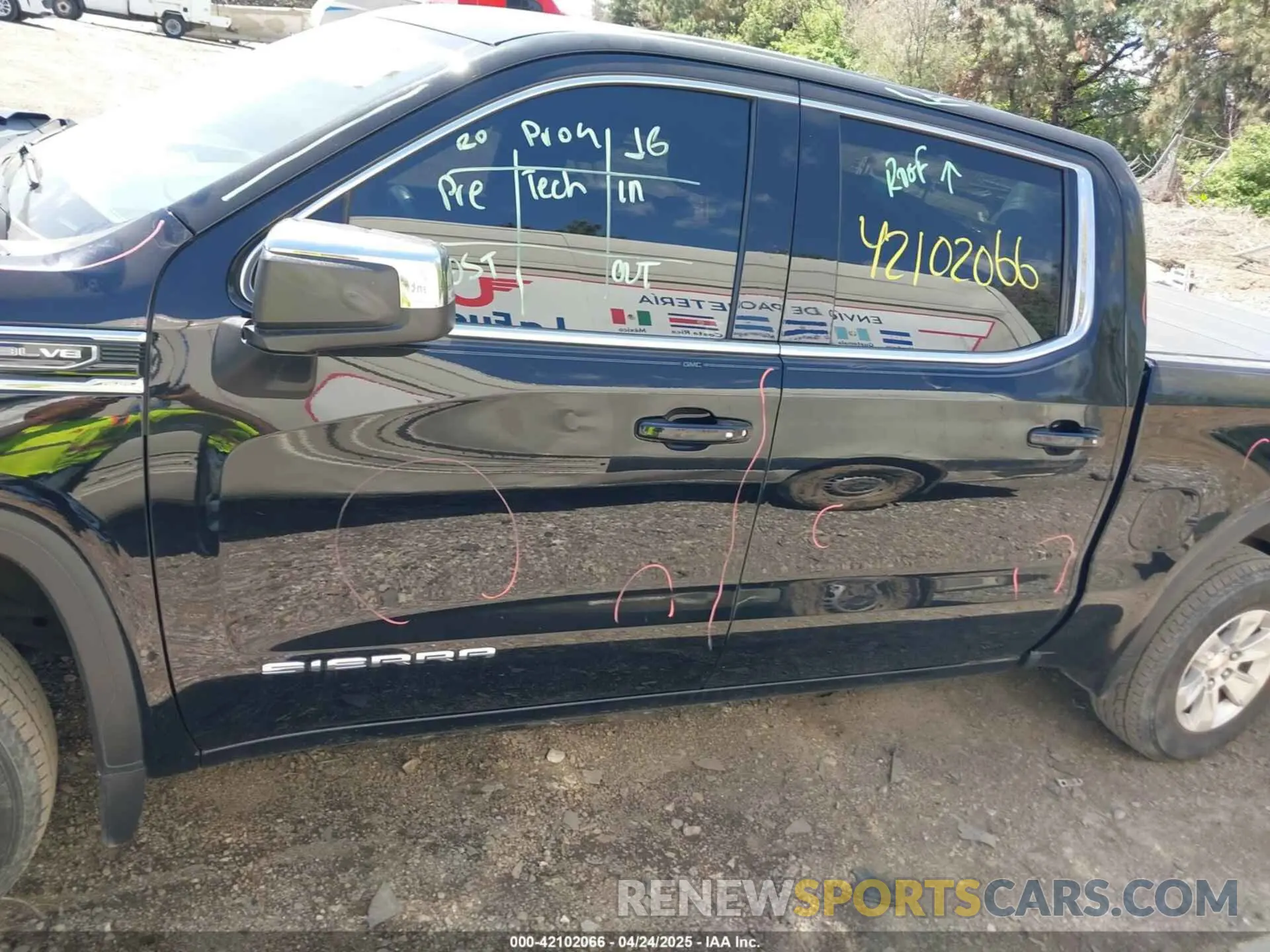 14 Photograph of a damaged car 3GTU9BED1LG343169 GMC SIERRA 1500 2020