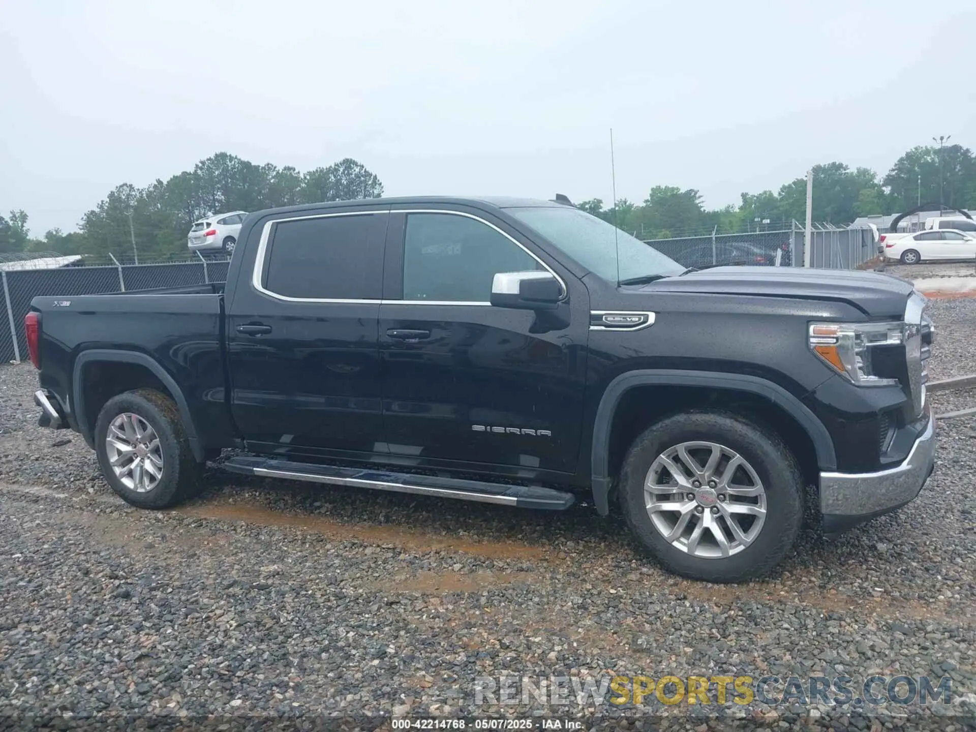 13 Photograph of a damaged car 3GTU9BED5LG329260 GMC SIERRA 1500 2020