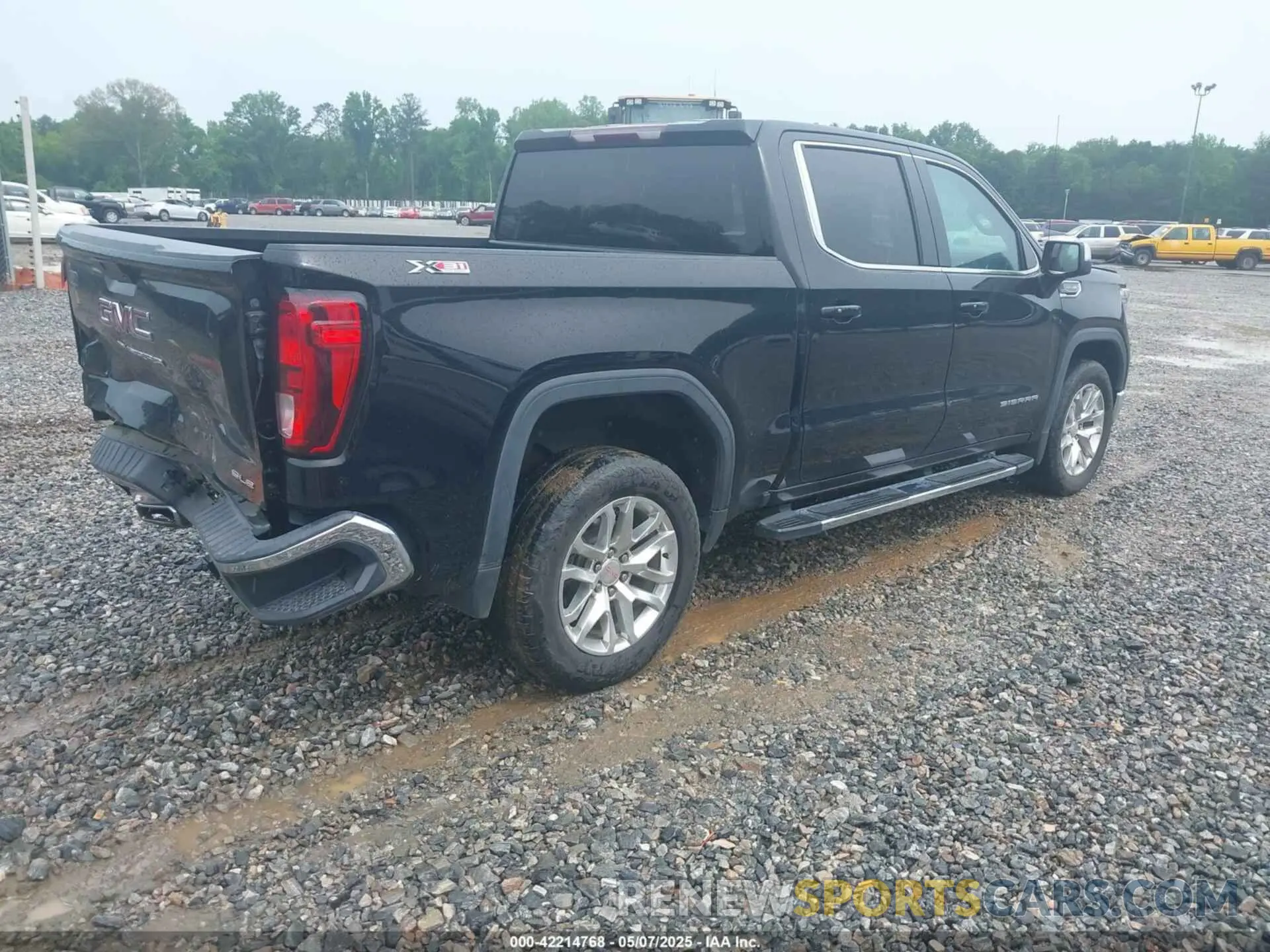 4 Photograph of a damaged car 3GTU9BED5LG329260 GMC SIERRA 1500 2020