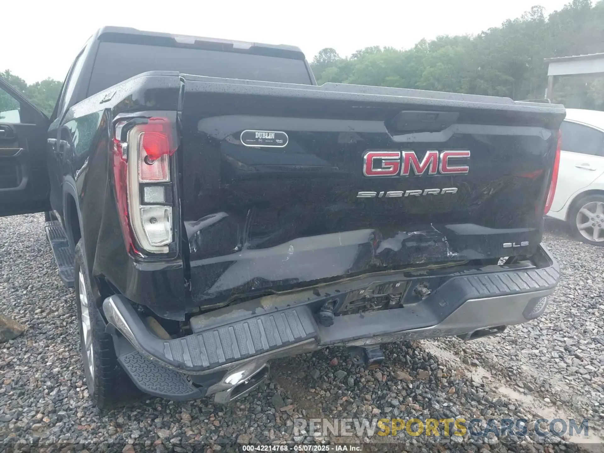 6 Photograph of a damaged car 3GTU9BED5LG329260 GMC SIERRA 1500 2020