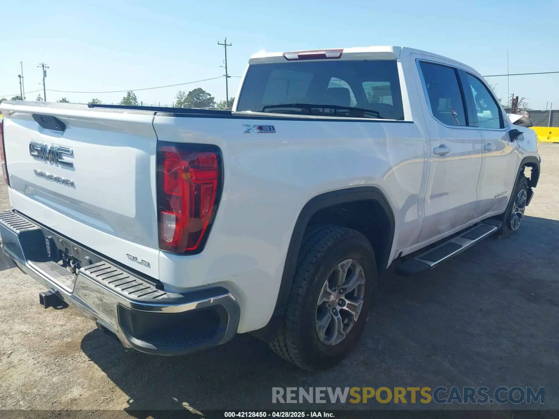 4 Photograph of a damaged car 3GTU9BED8LG362818 GMC SIERRA 1500 2020