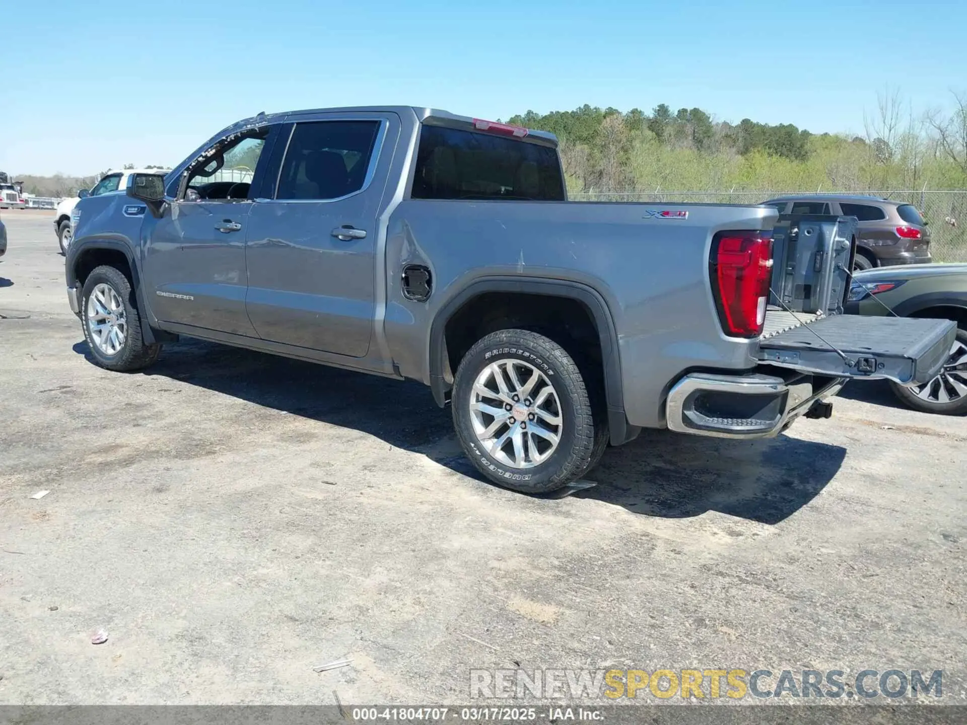 3 Photograph of a damaged car 3GTU9BET1LG446146 GMC SIERRA 1500 2020