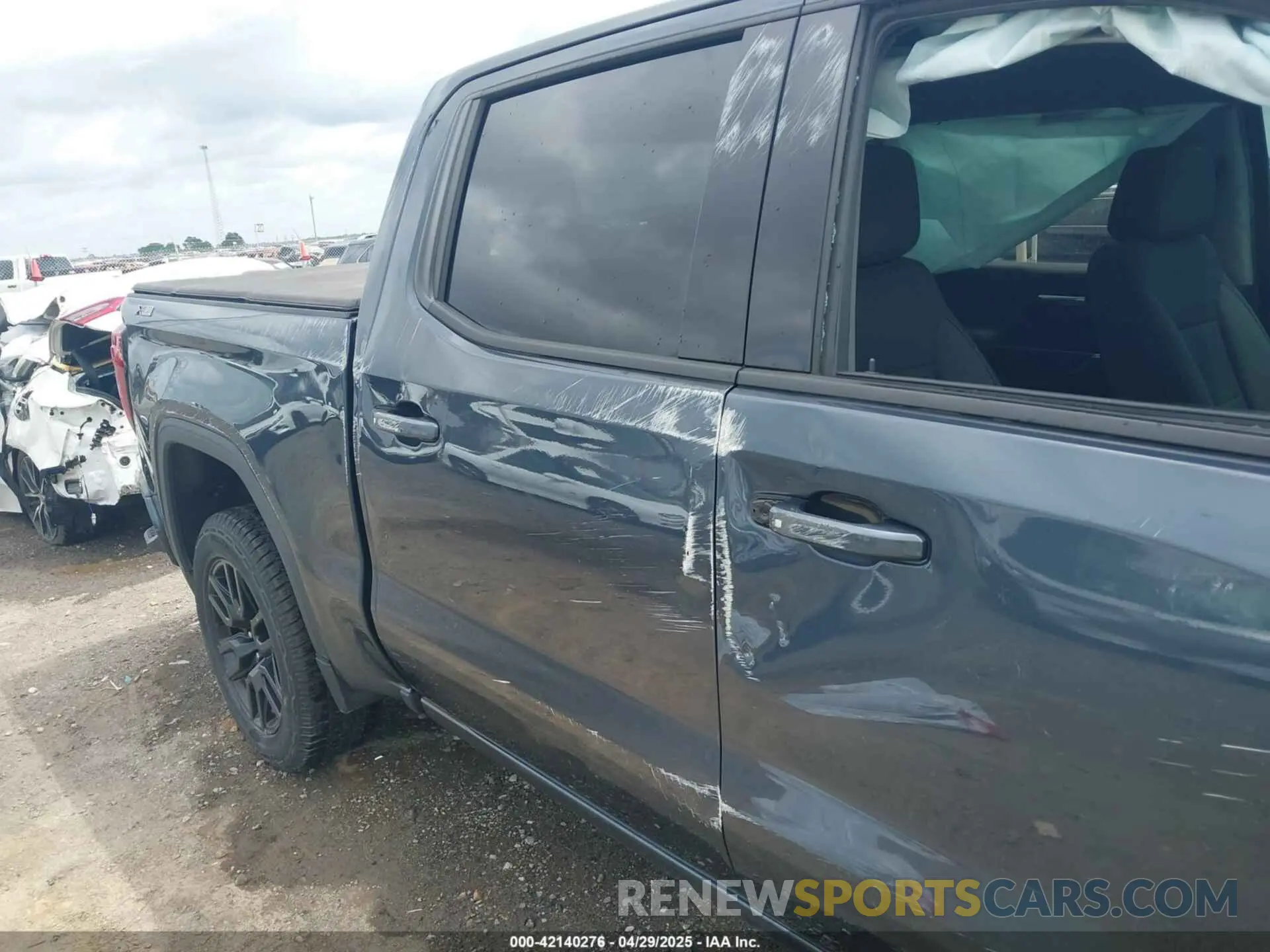 13 Photograph of a damaged car 3GTU9CED9LG309633 GMC SIERRA 1500 2020