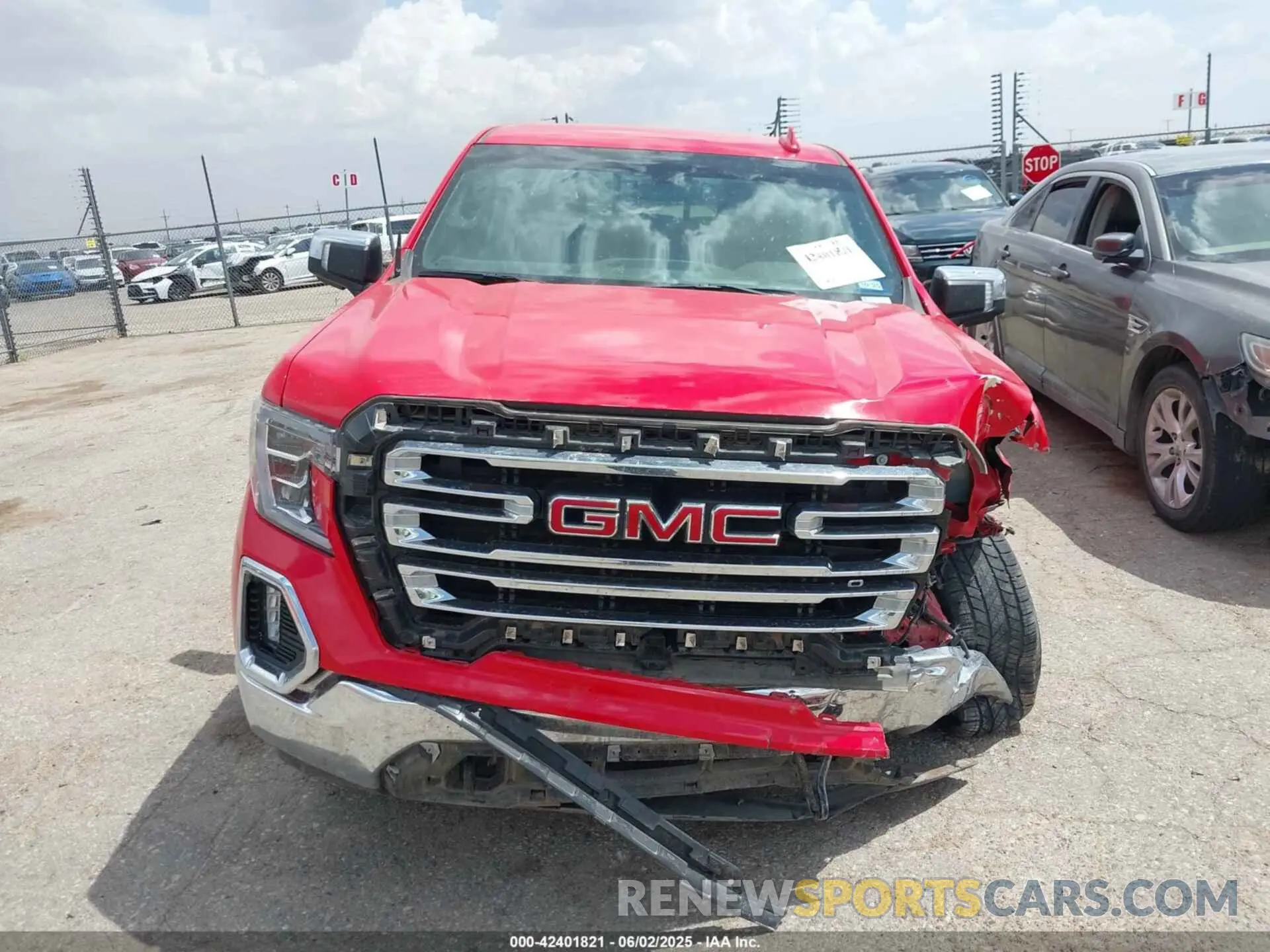 12 Photograph of a damaged car 3GTU9DED1LG112638 GMC SIERRA 1500 2020