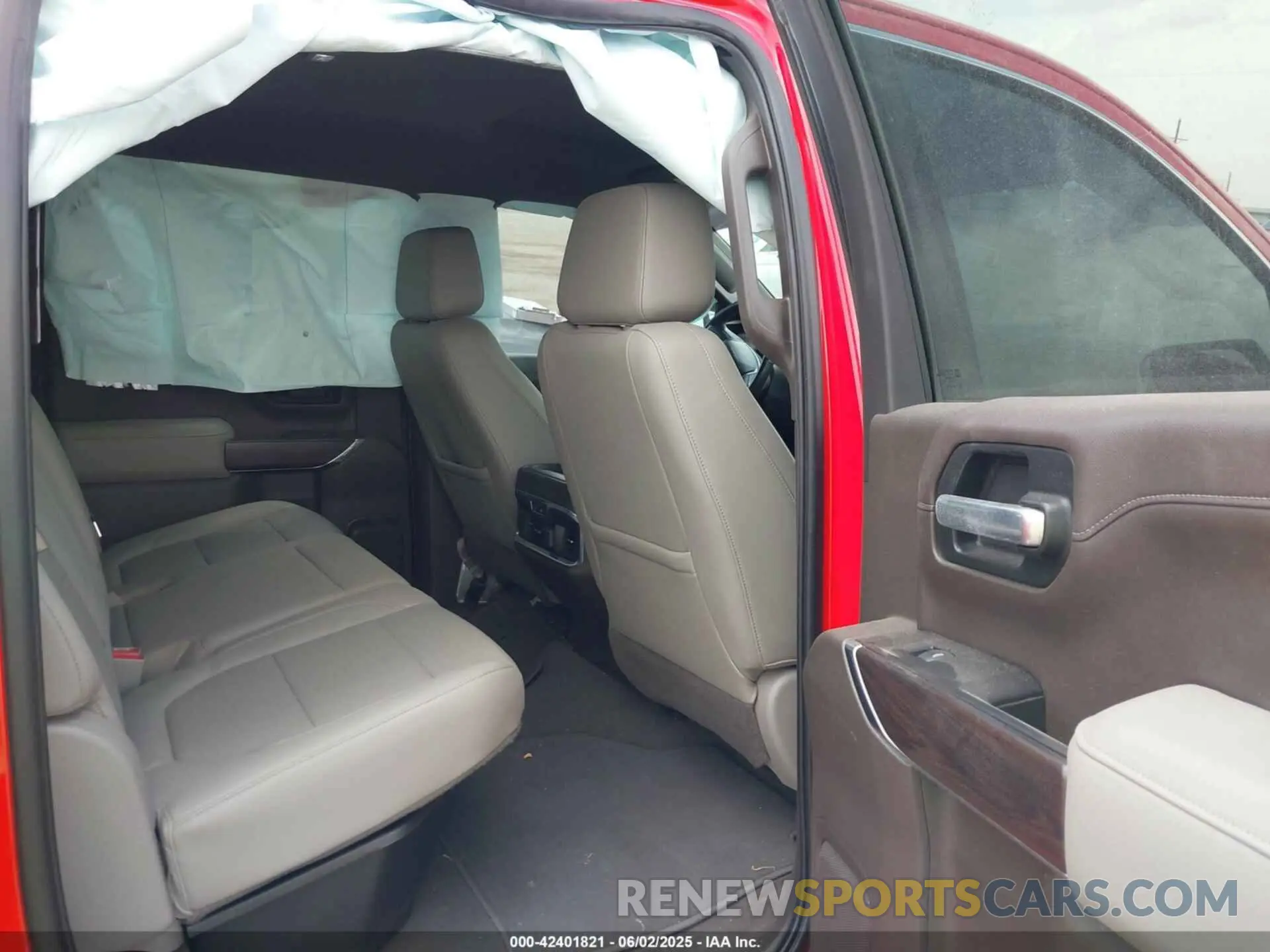 8 Photograph of a damaged car 3GTU9DED1LG112638 GMC SIERRA 1500 2020