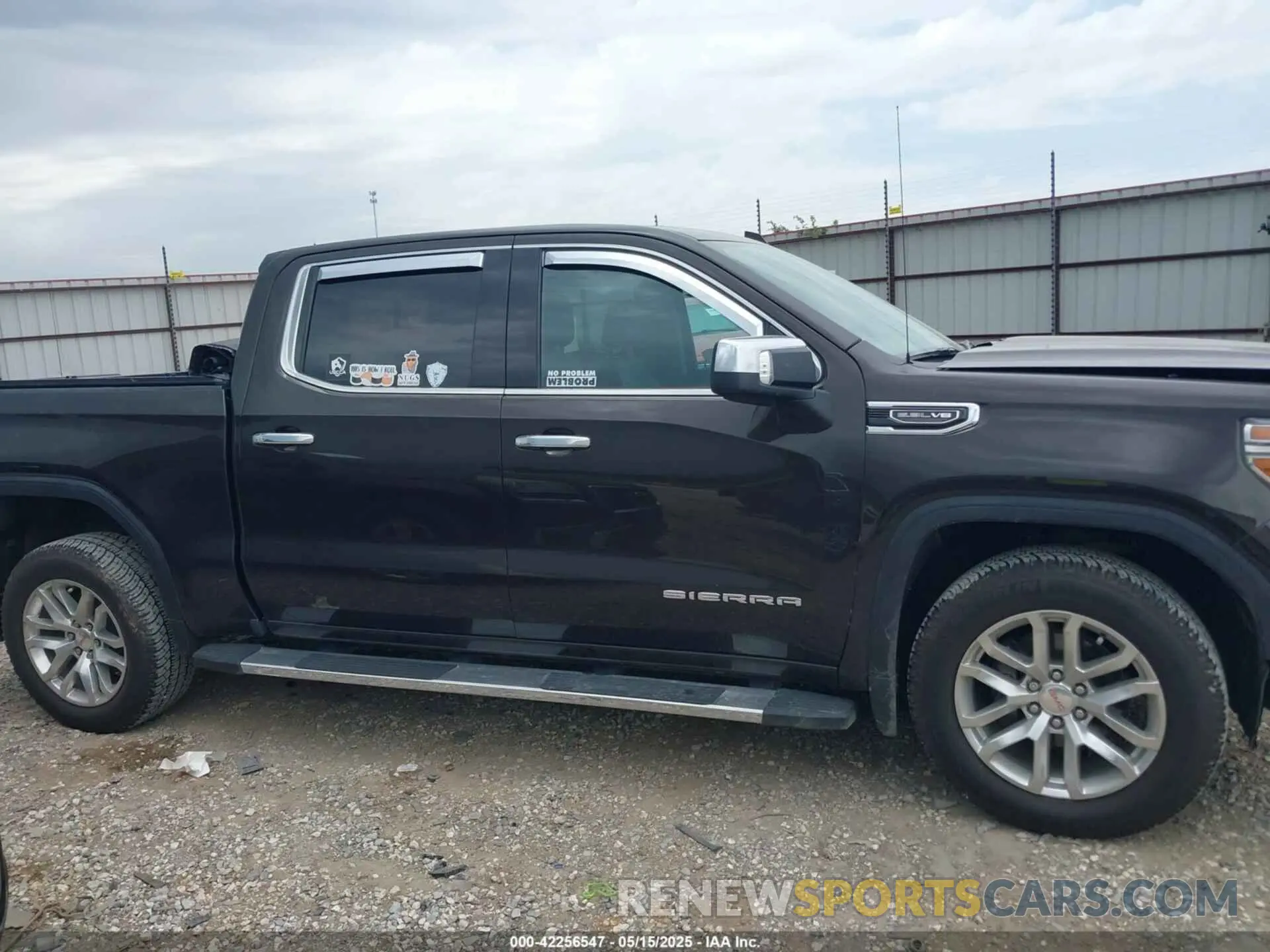 13 Photograph of a damaged car 3GTU9DED1LG146563 GMC SIERRA 1500 2020