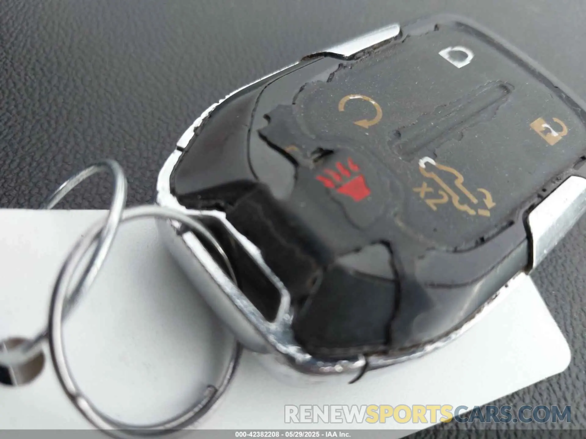 11 Photograph of a damaged car 3GTU9DED1LG352675 GMC SIERRA 1500 2020