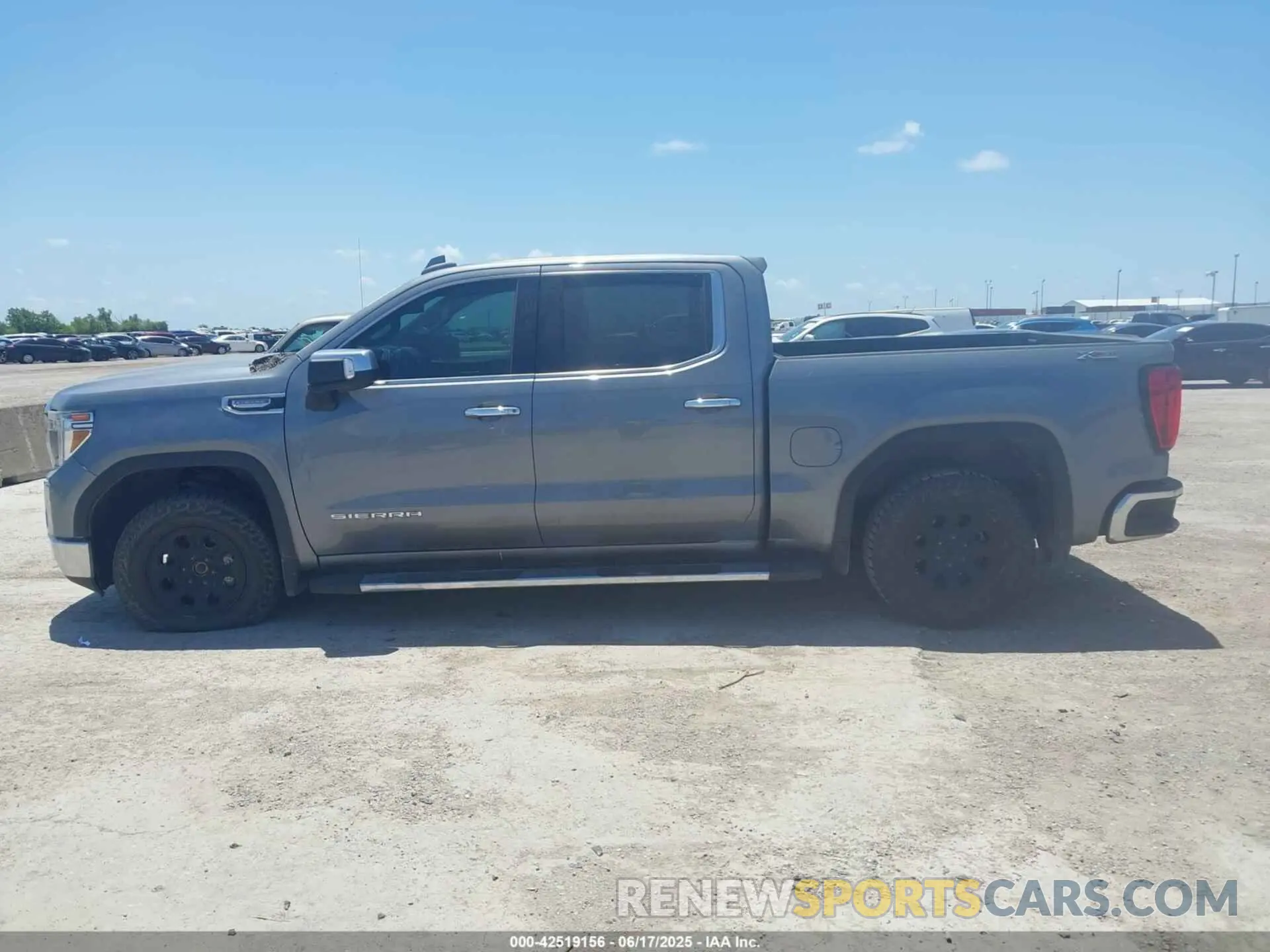 14 Photograph of a damaged car 3GTU9DED4LG363332 GMC SIERRA 1500 2020